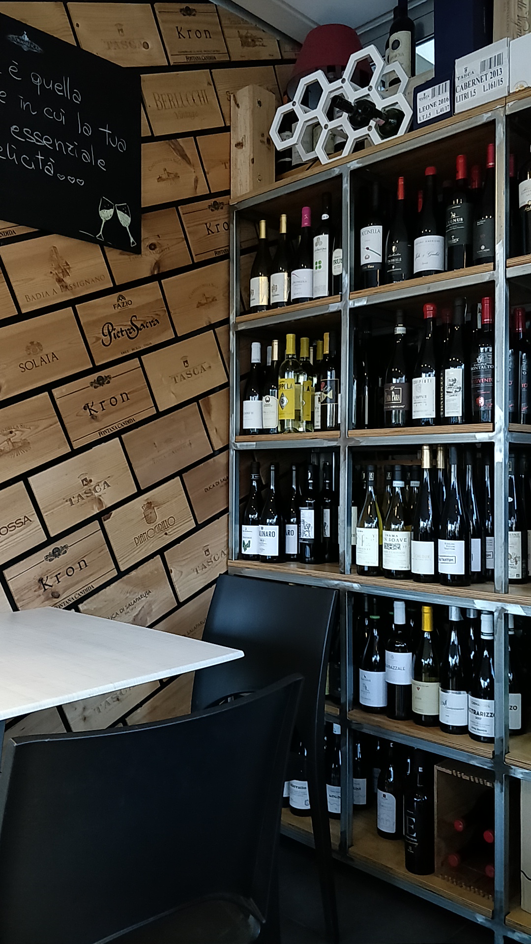 Cicara Cafe Wine Bar