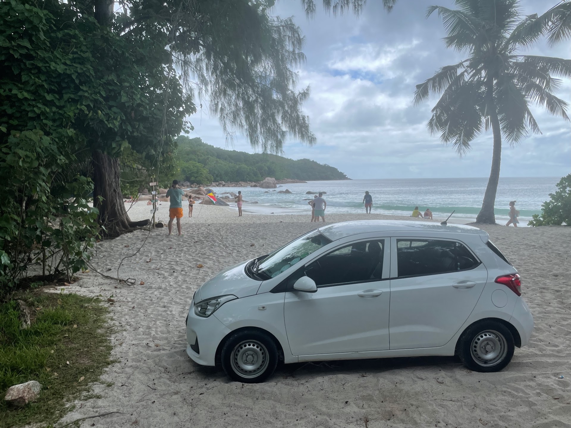 MC RENT A CAR - Praslin Seychelles Car Hire Rental