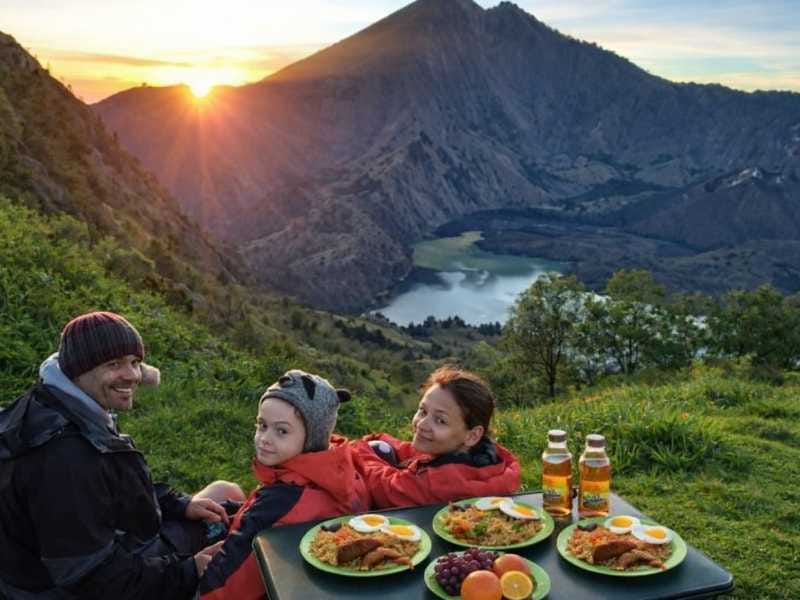 Dhyns Rinjani Hiking