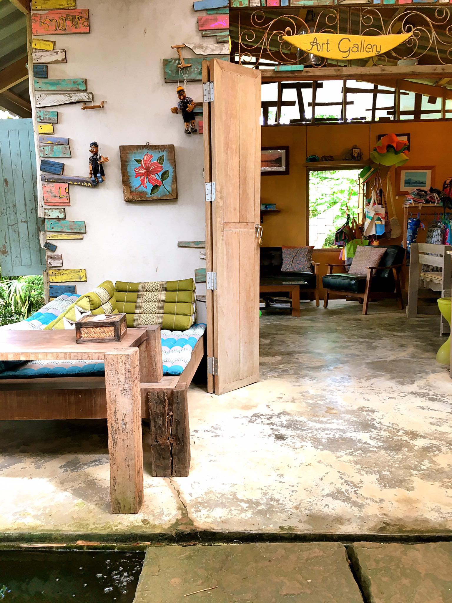 Coffee Shops in Manoh Pier