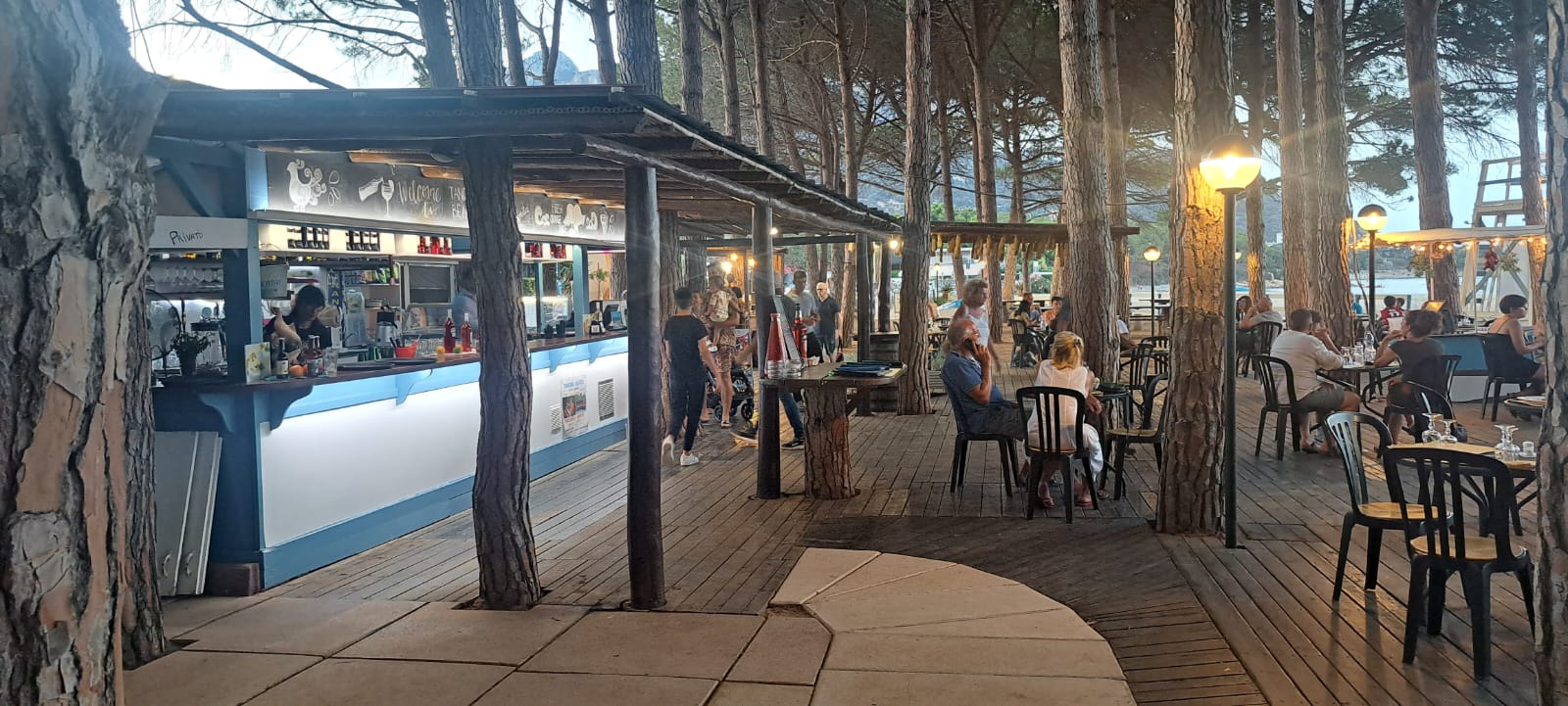 Tancau Beach Bar & Grill