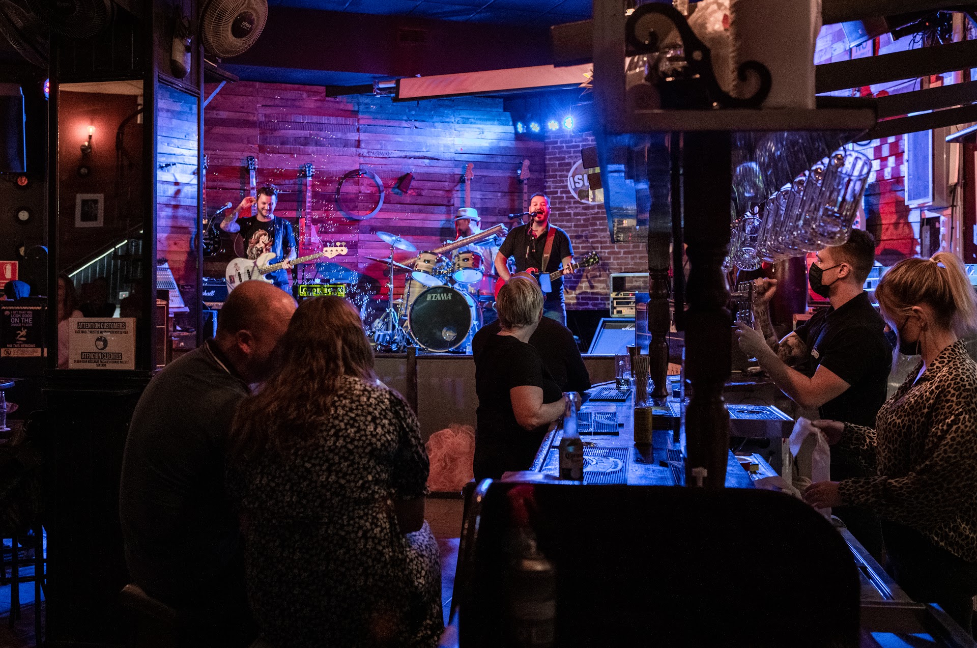 Bar Electric Island
