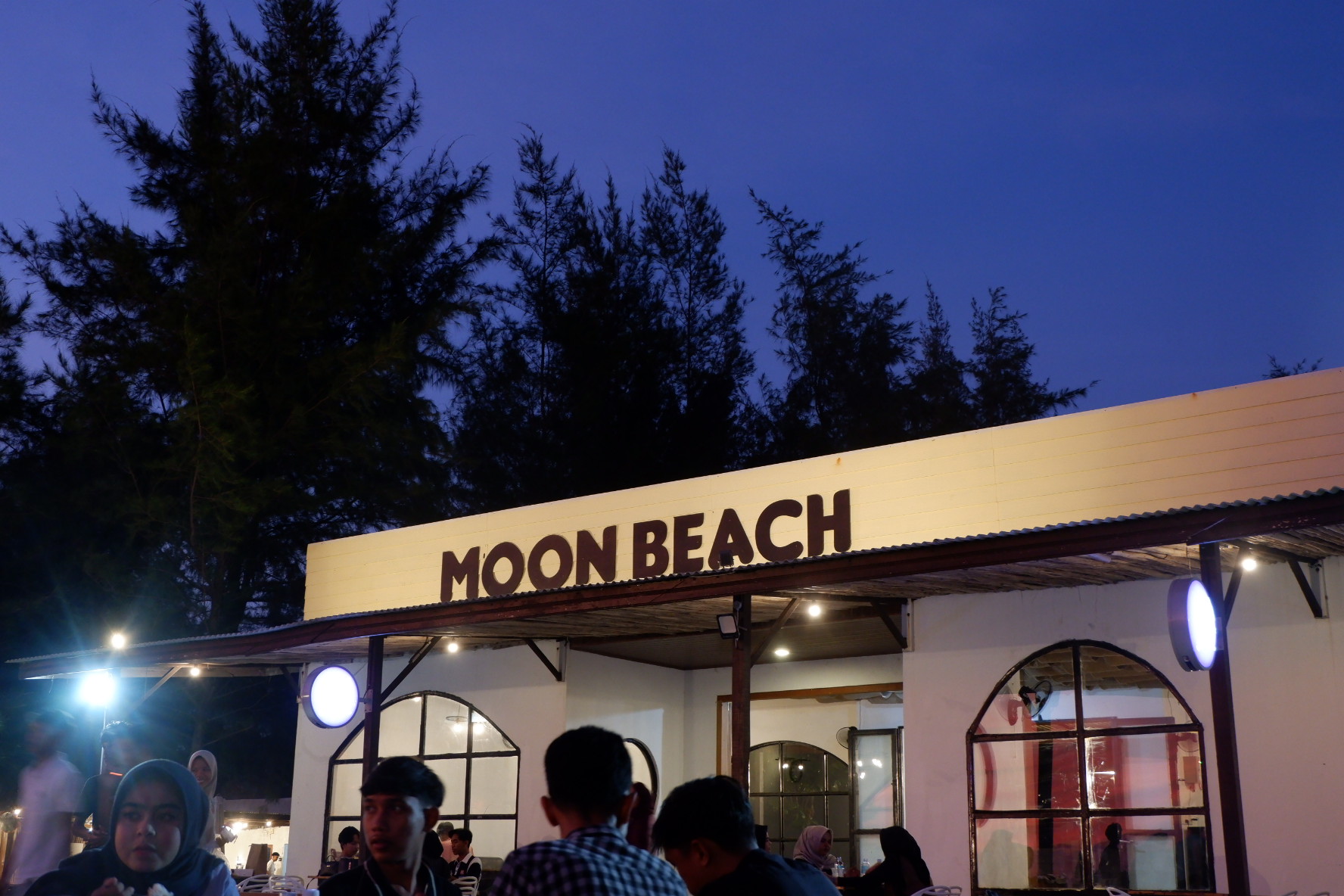 Moon Beach Club