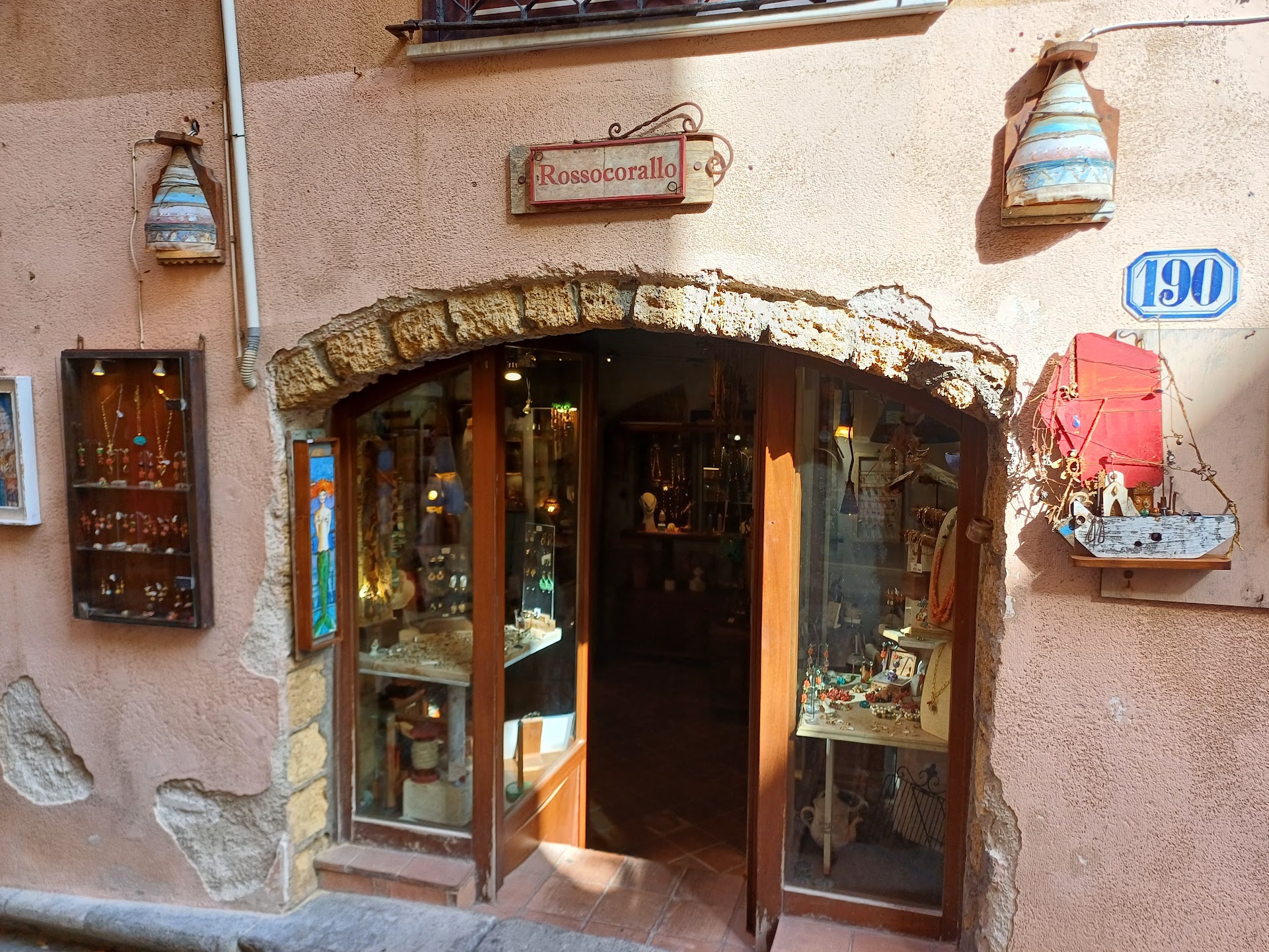 Rossocorallo Di Antonella Messina