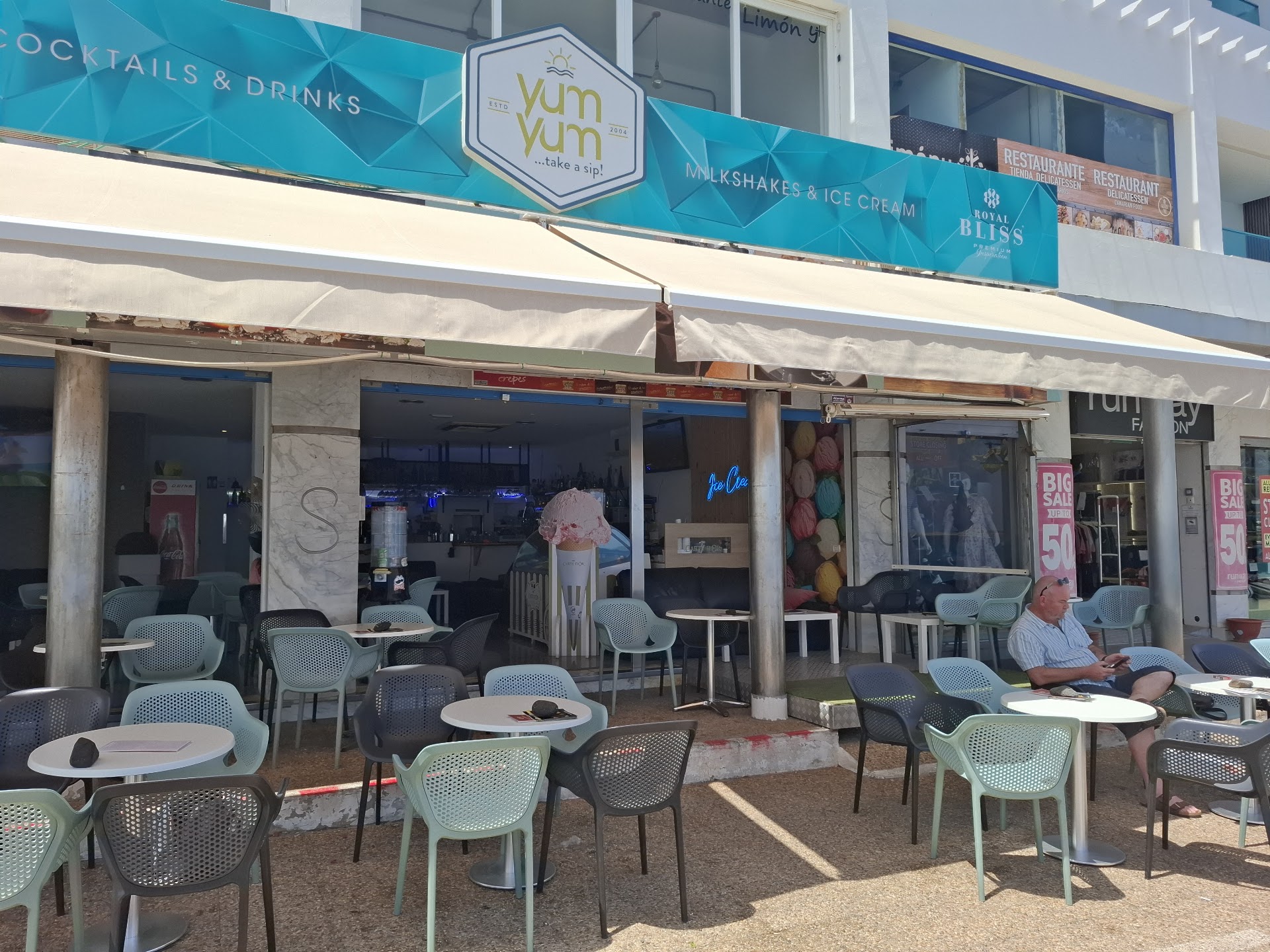 Yum Yum Playa Blanca