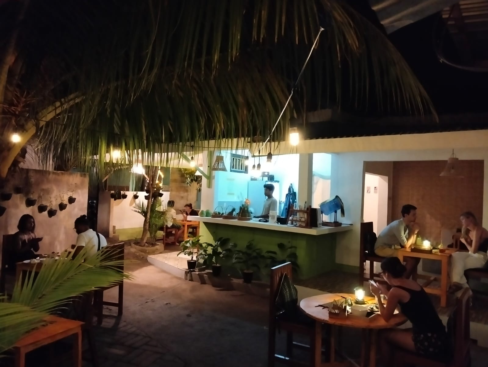 Be GILI MOOD | Local Home - Style Dining