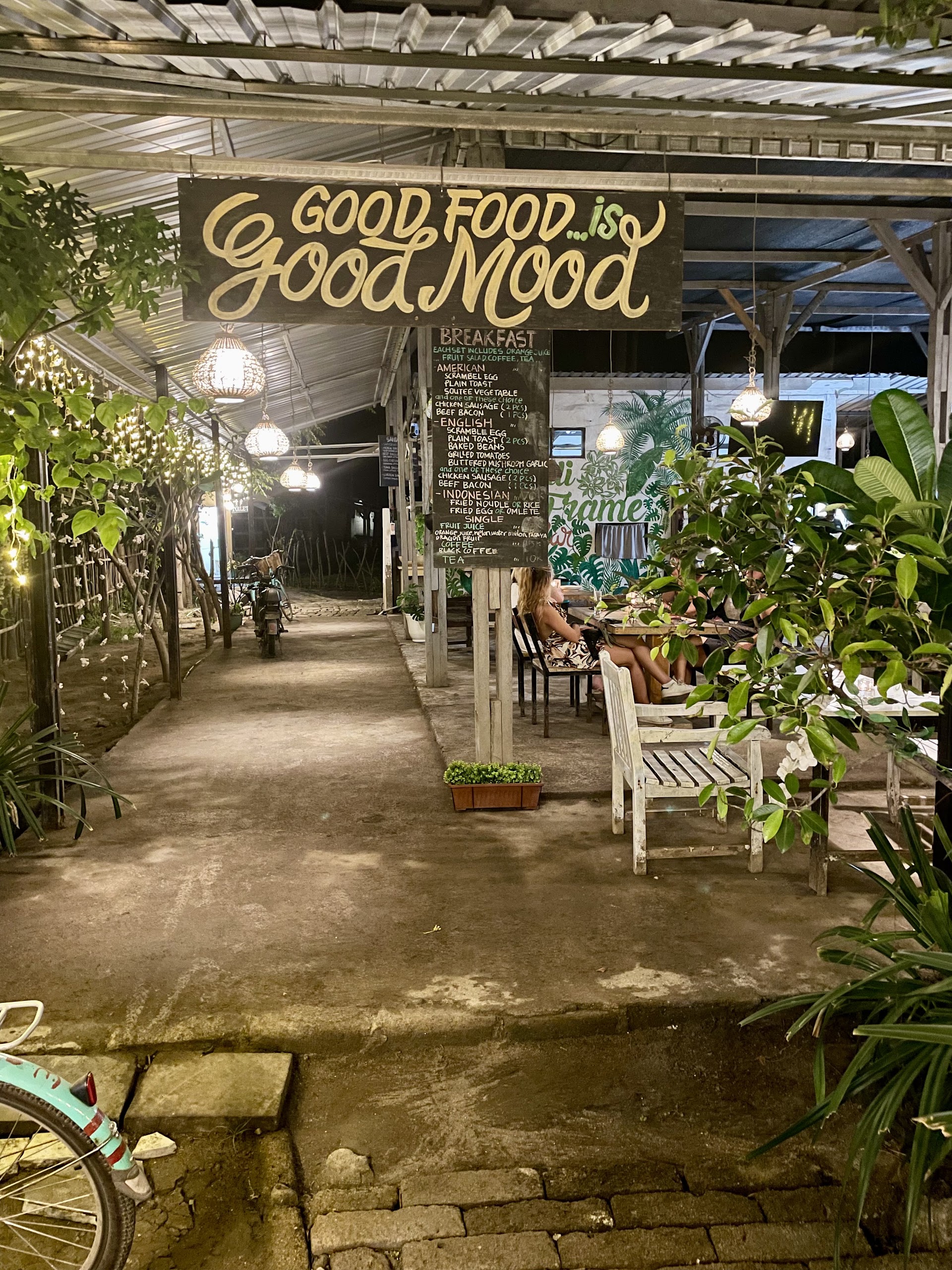 New Gili Frame Resto and Bar