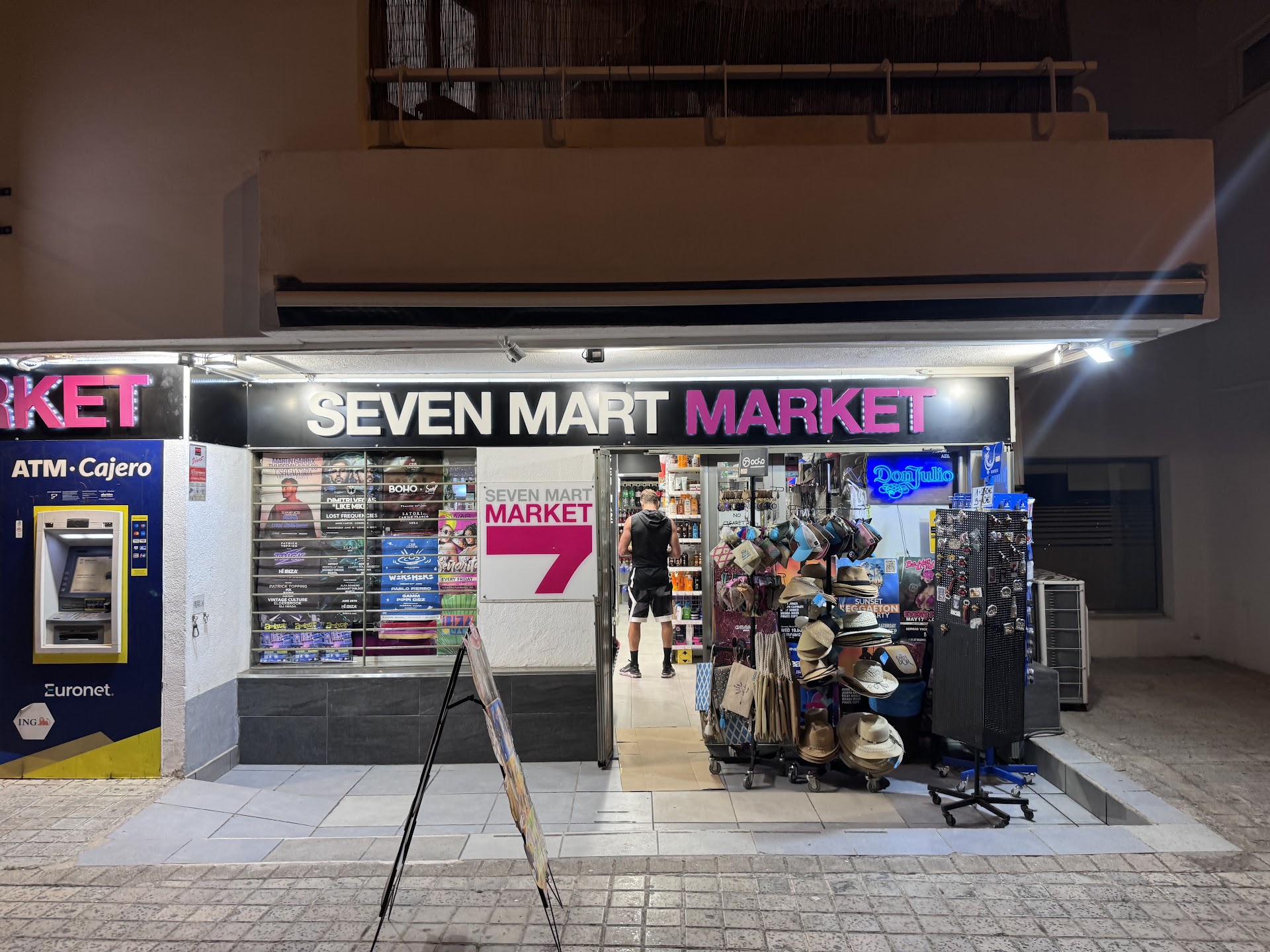 Seven mart market