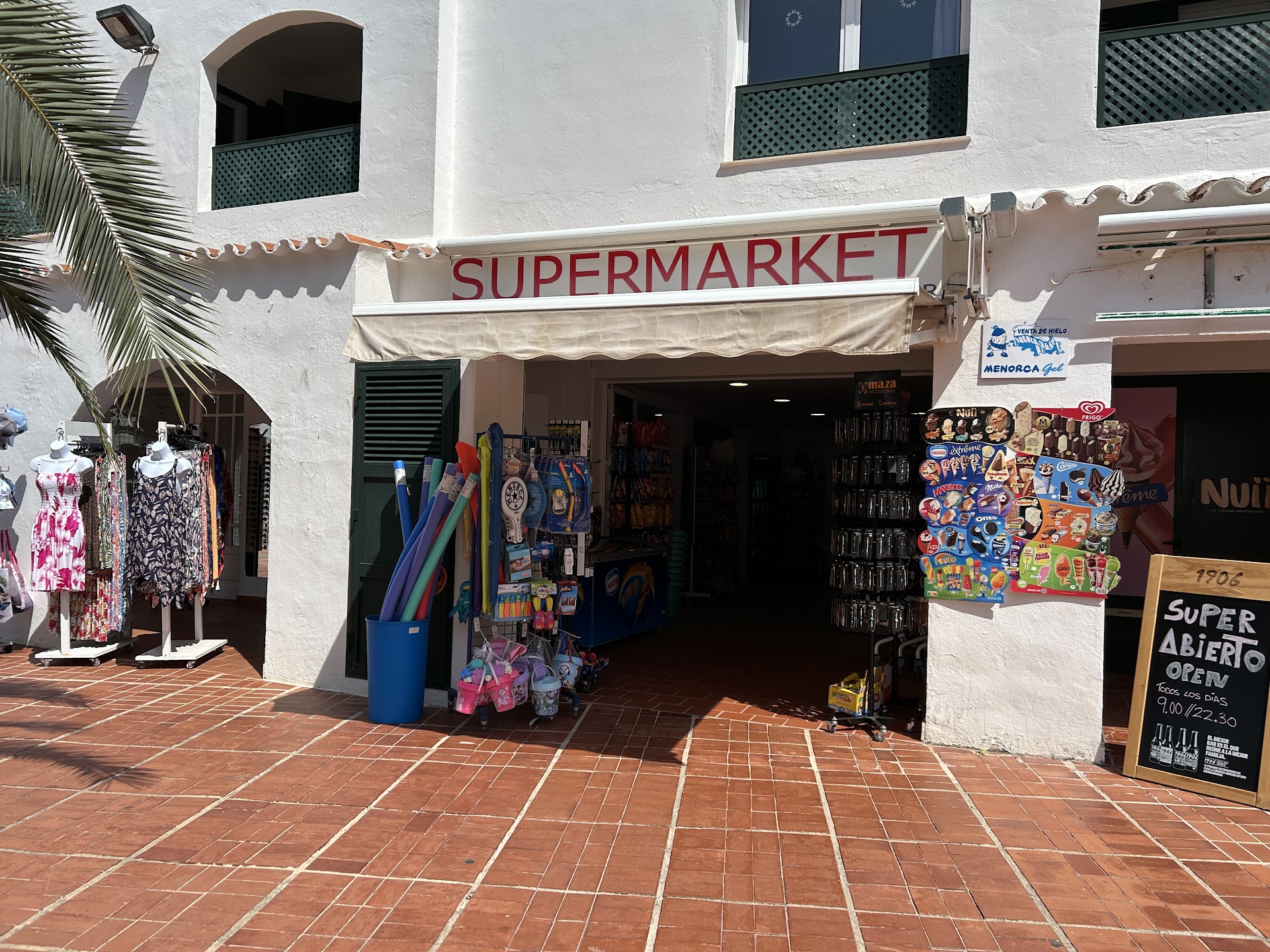 Supermarket Algendar