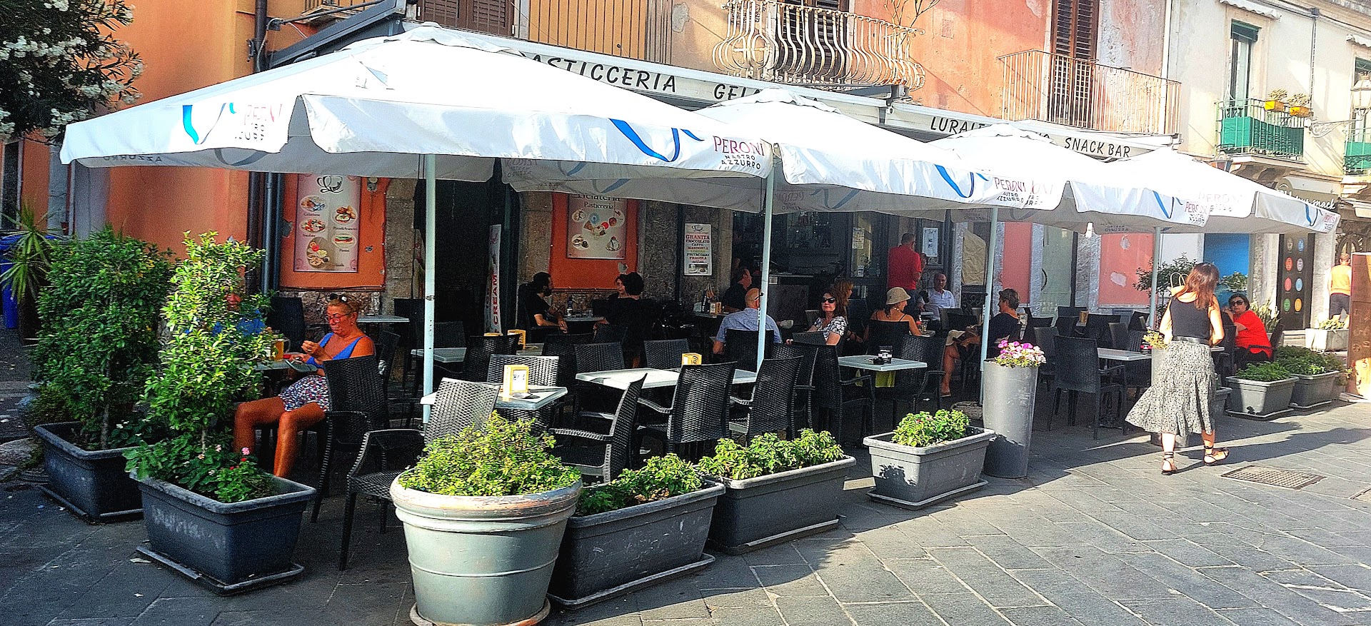 Luraleo Bar