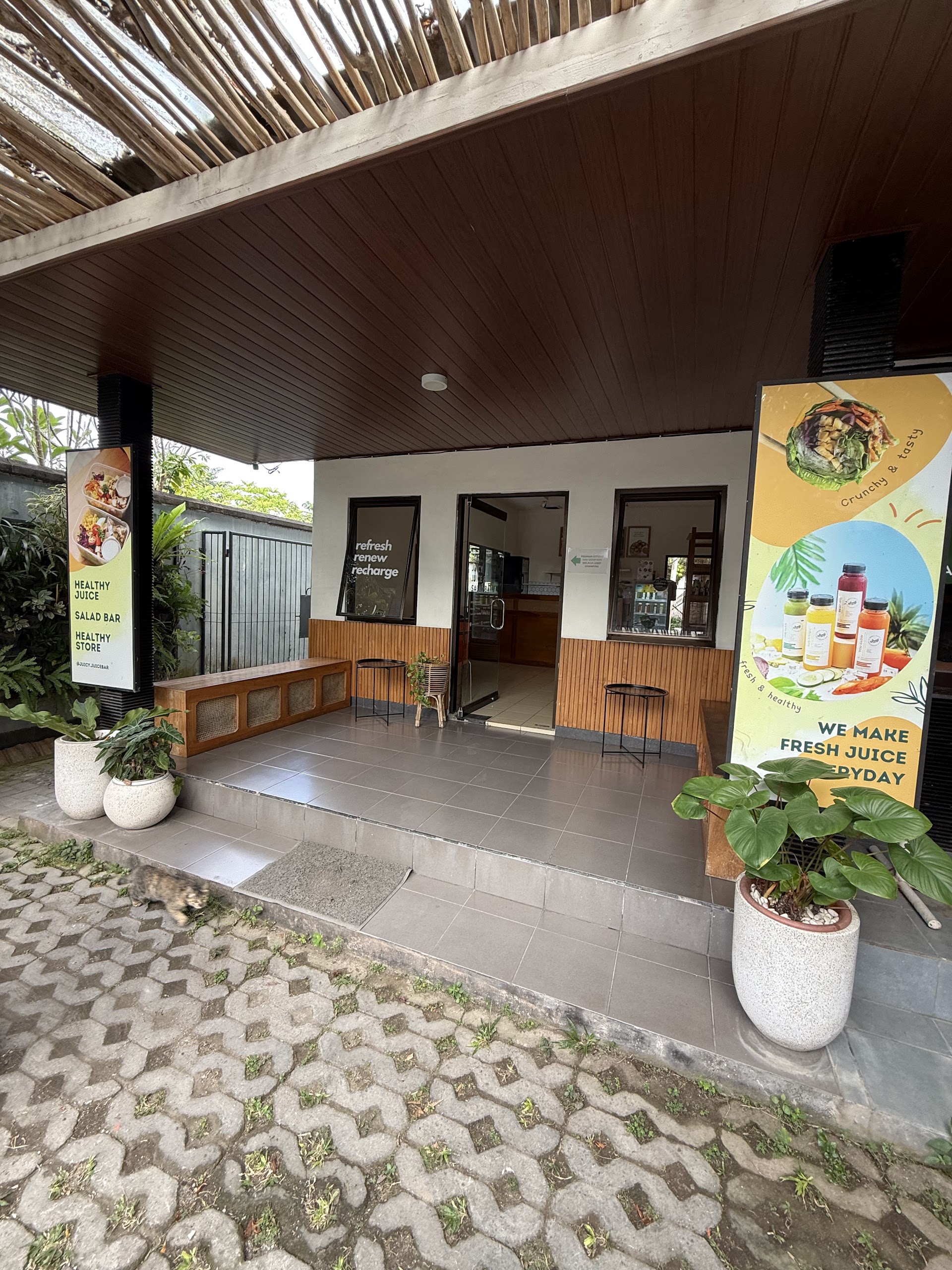 Juicy Juice & Salad Bar Mataram