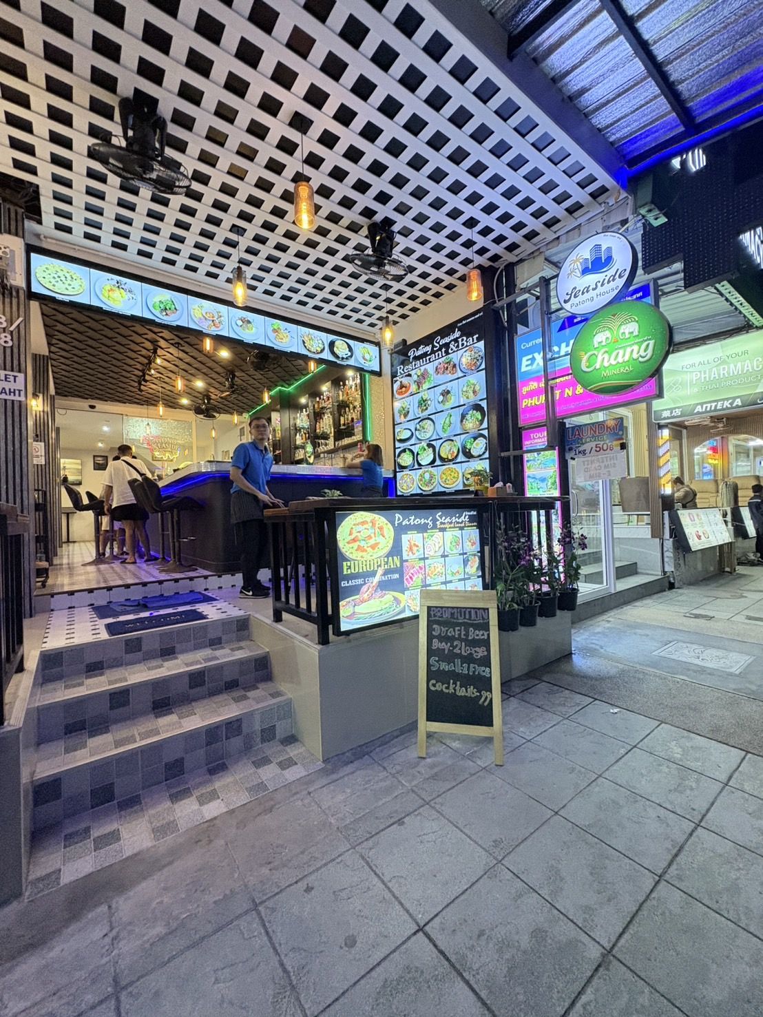 Patong seaside restaurant and bar