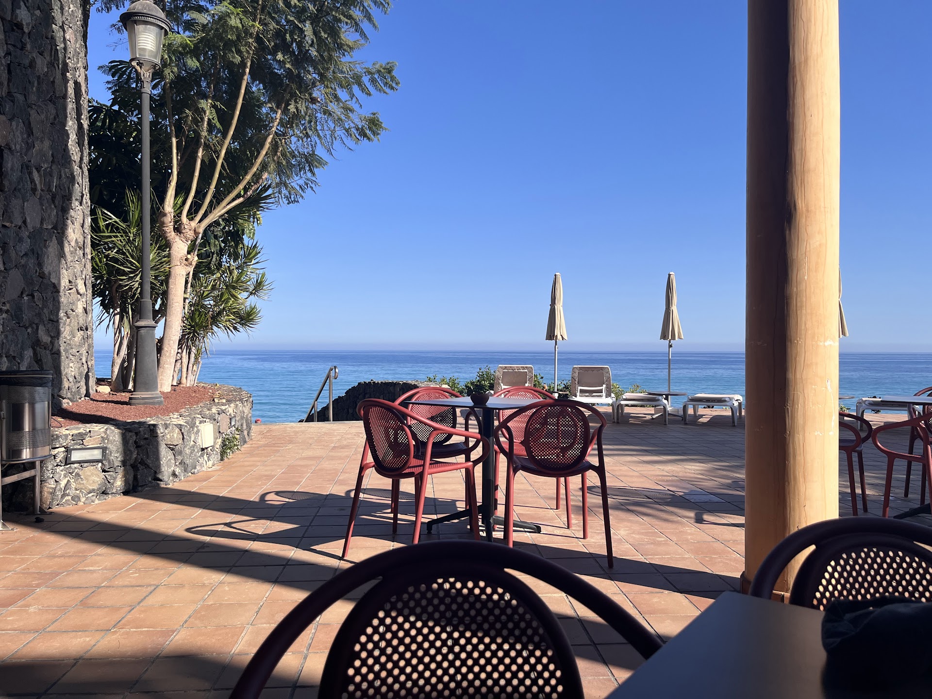 Esmeralda Beach BaR2
