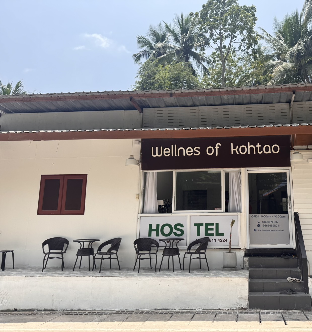 Hostels in Chalok Baan Kao