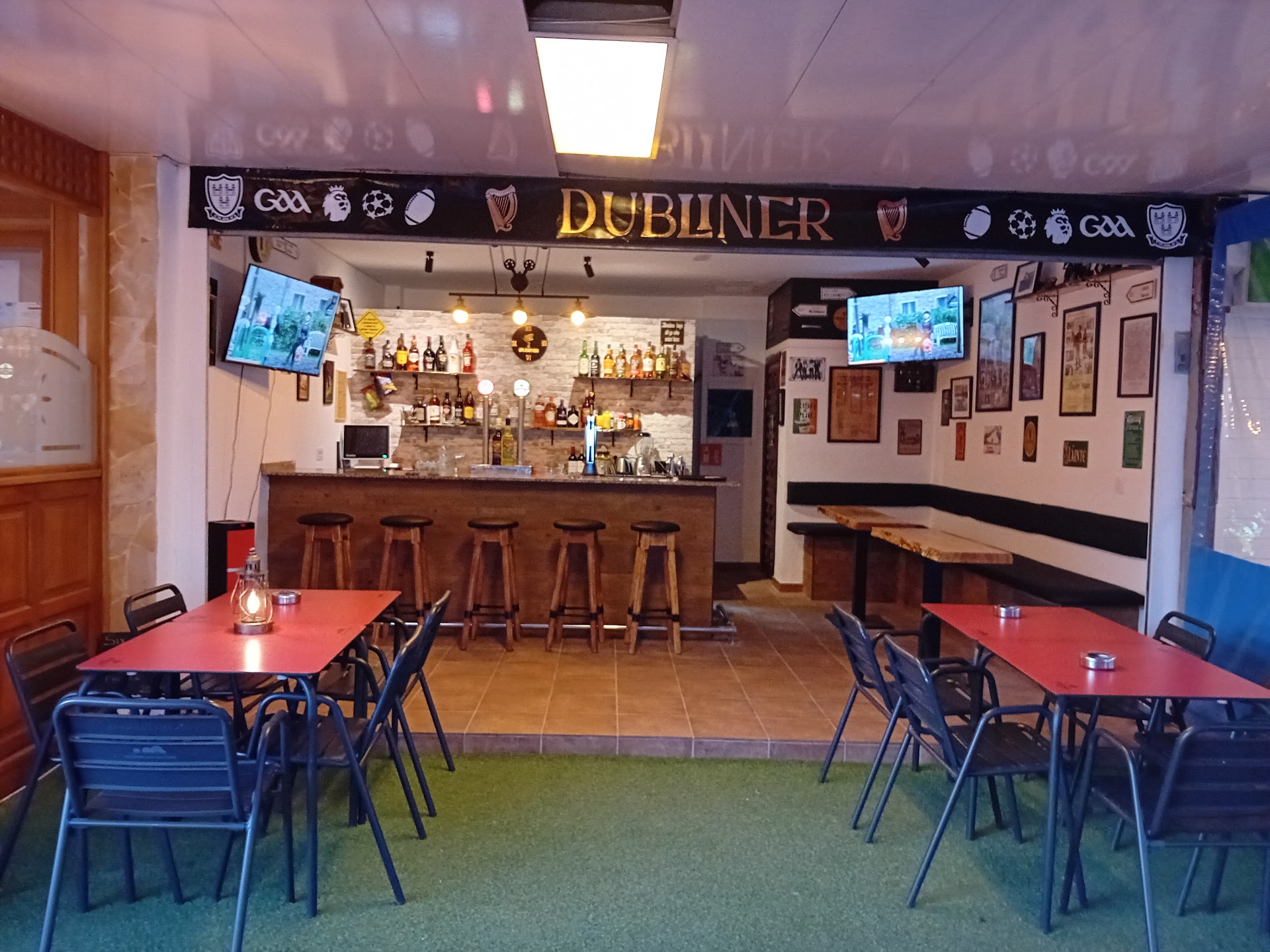 Dubliner Irish Sports bar