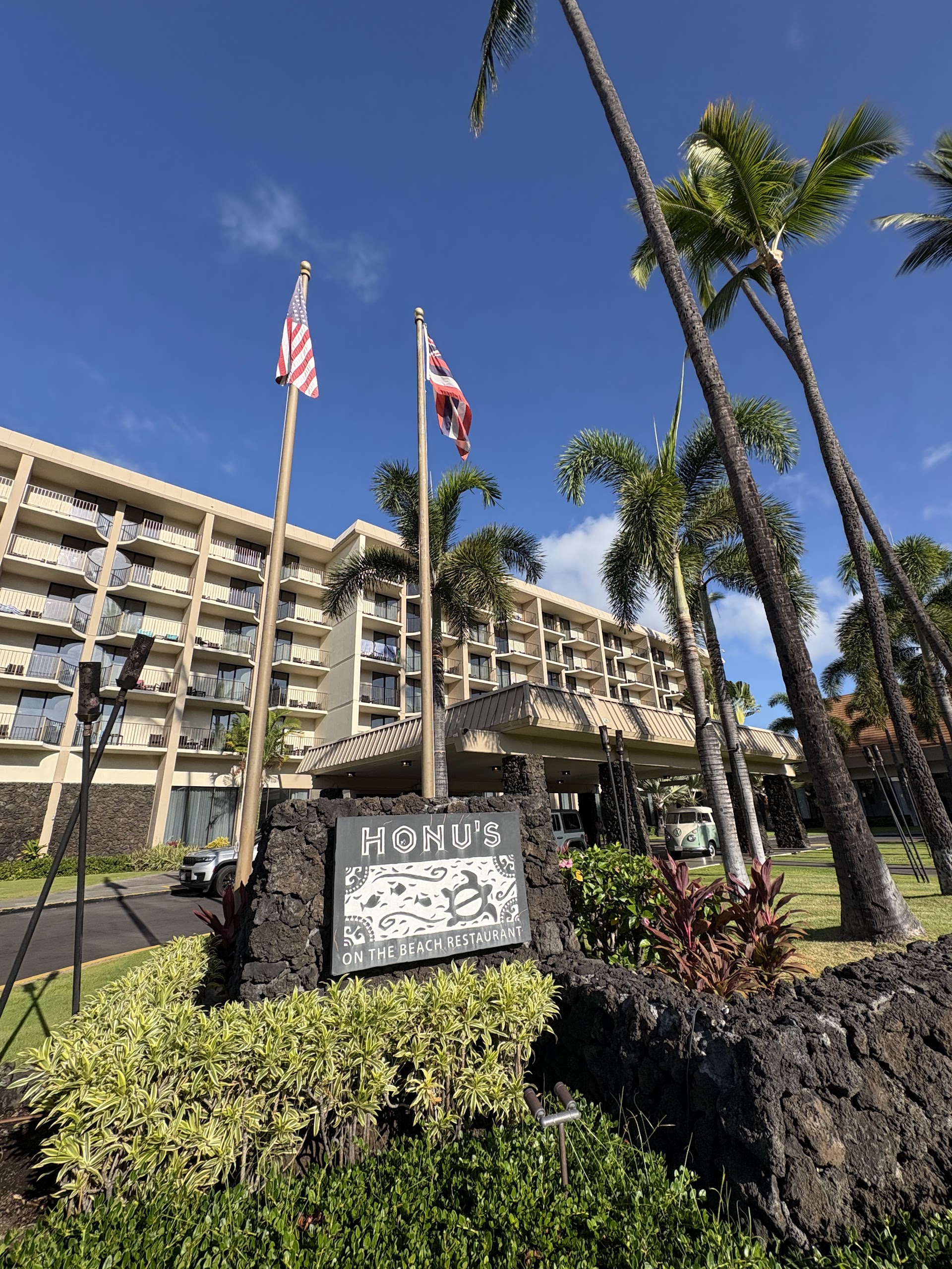 Courtyard by Marriott King Kamehameha's Kona Beach Hotel