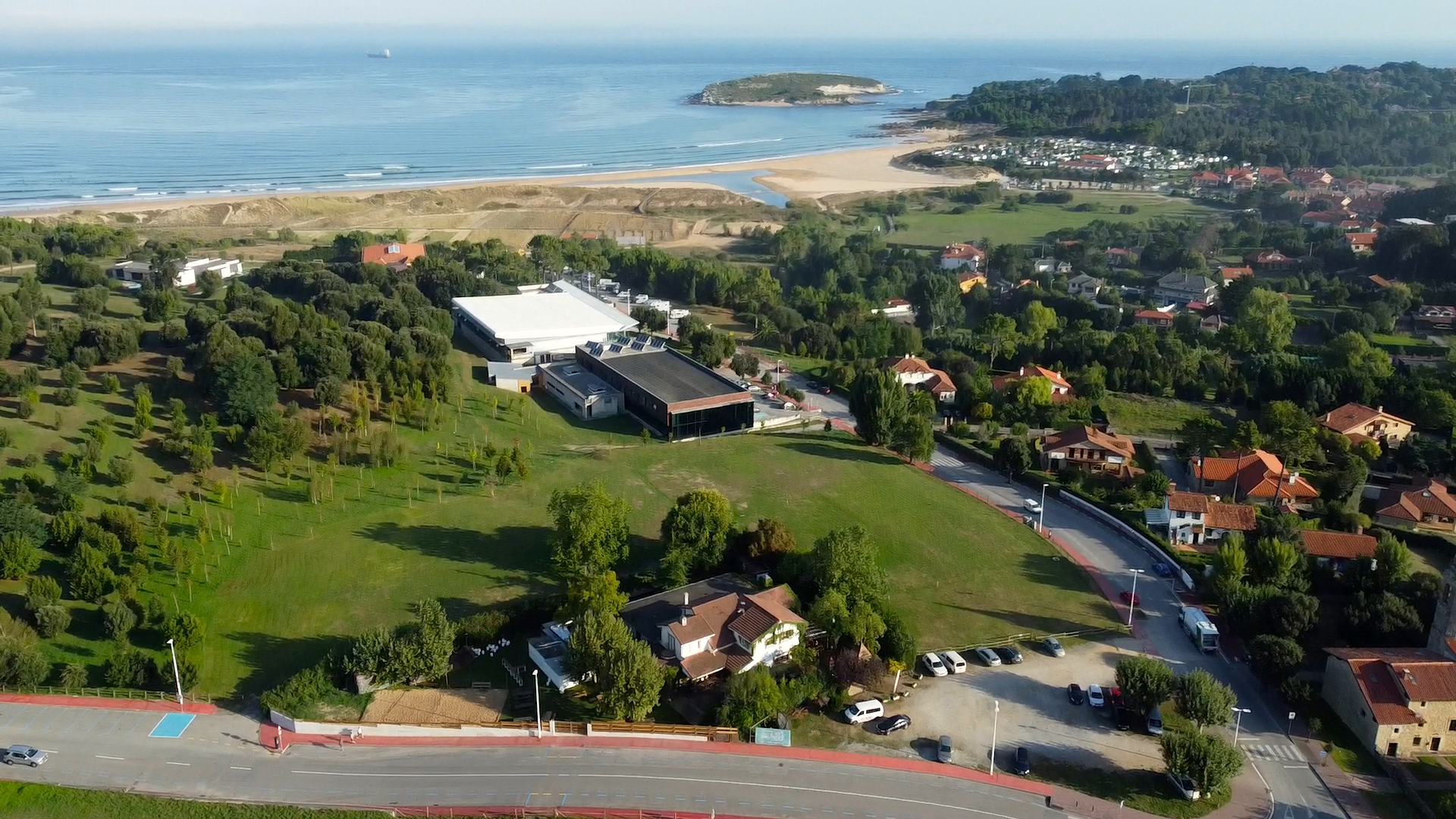 Latas Surf House y Escuela