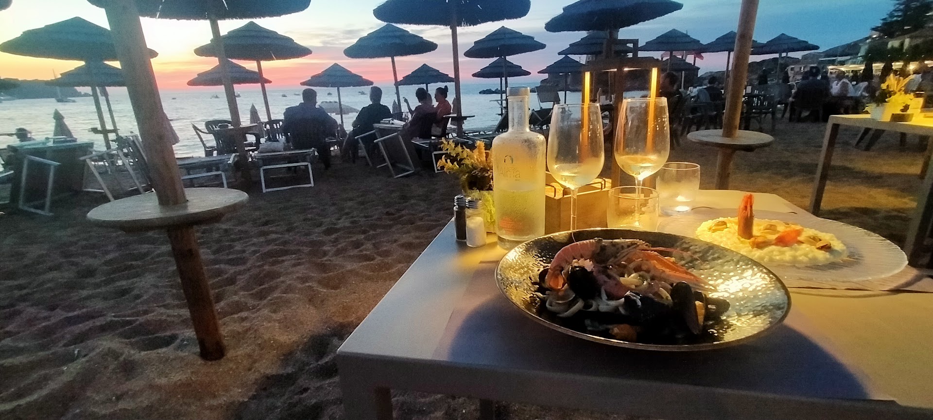 Tiki Bar & Restaurant, Hotel Campese