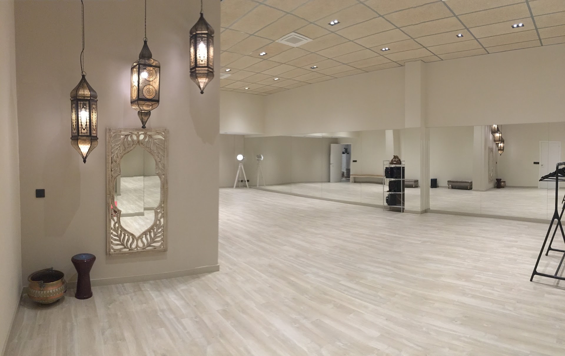 Dance Me Castelldefels | Clases de Salsa, Bachata y Baile Nupcial en Castelldefels y Barcelona