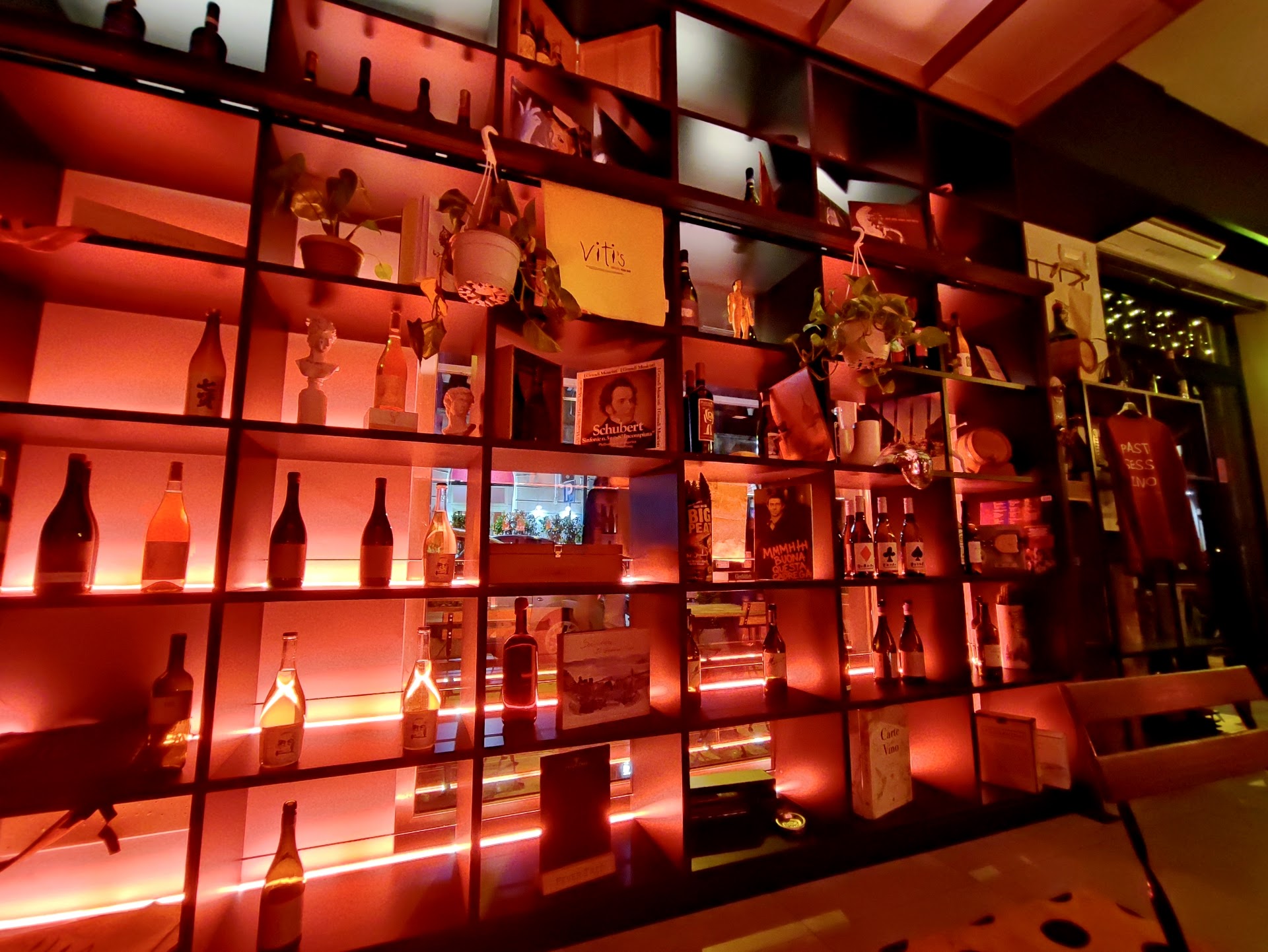Viti's - Unusual Wine Bar