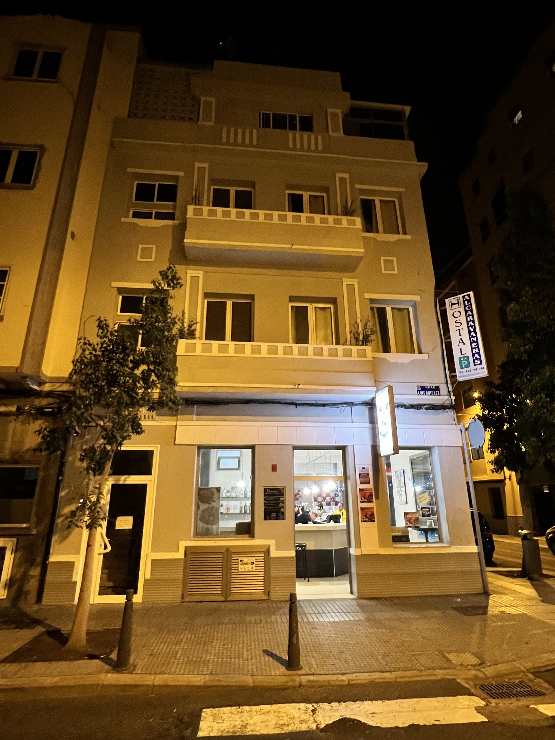 Hostal Alcaravaneras
