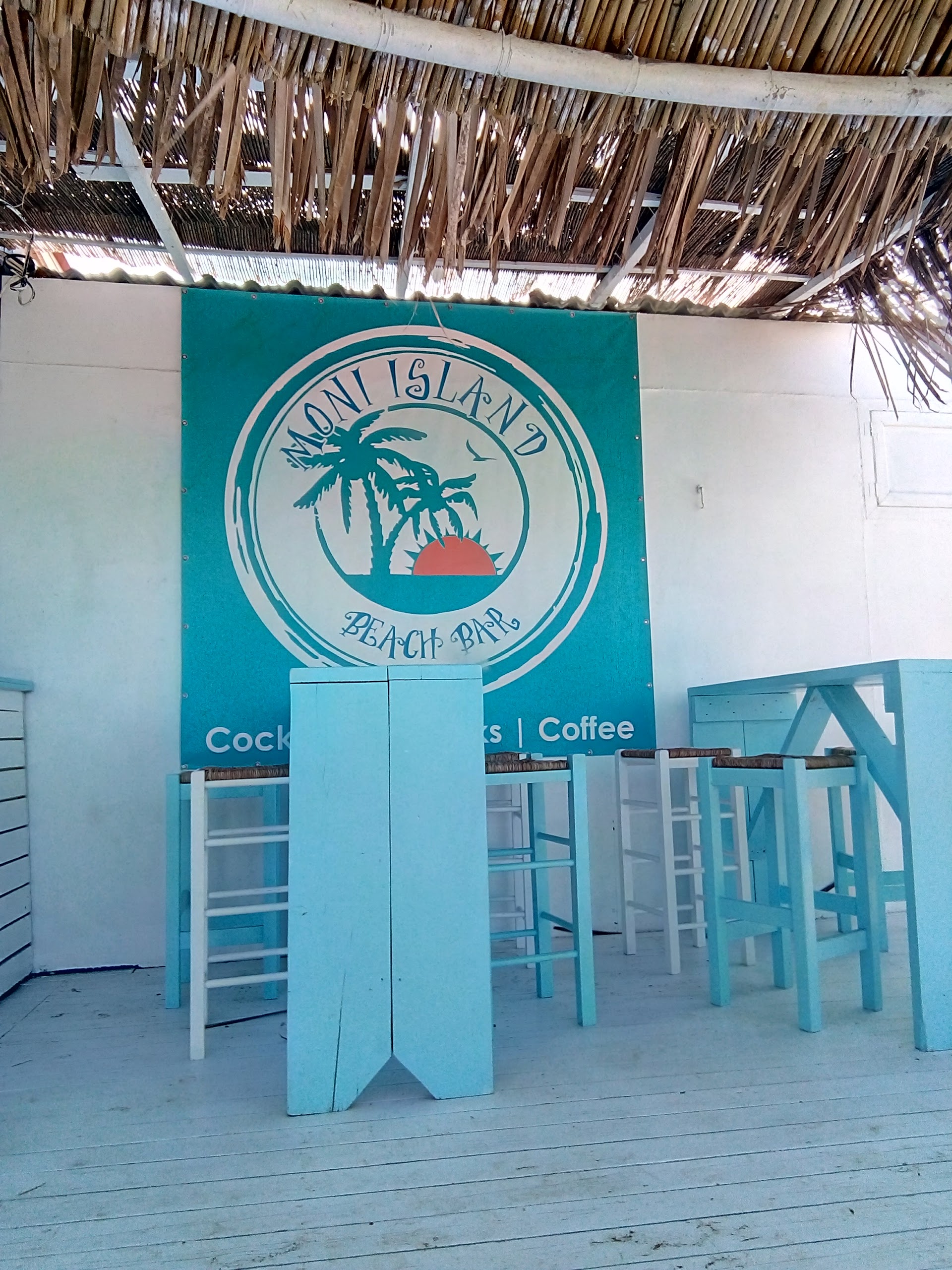 Moni Beach Bar