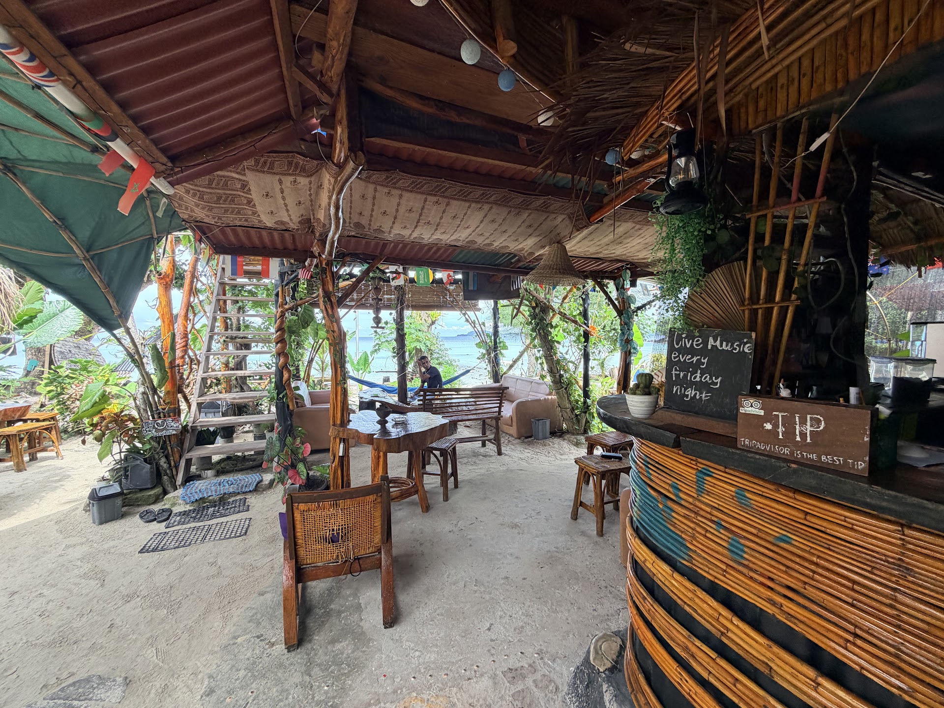 Chill Out Cafe & Bungalow