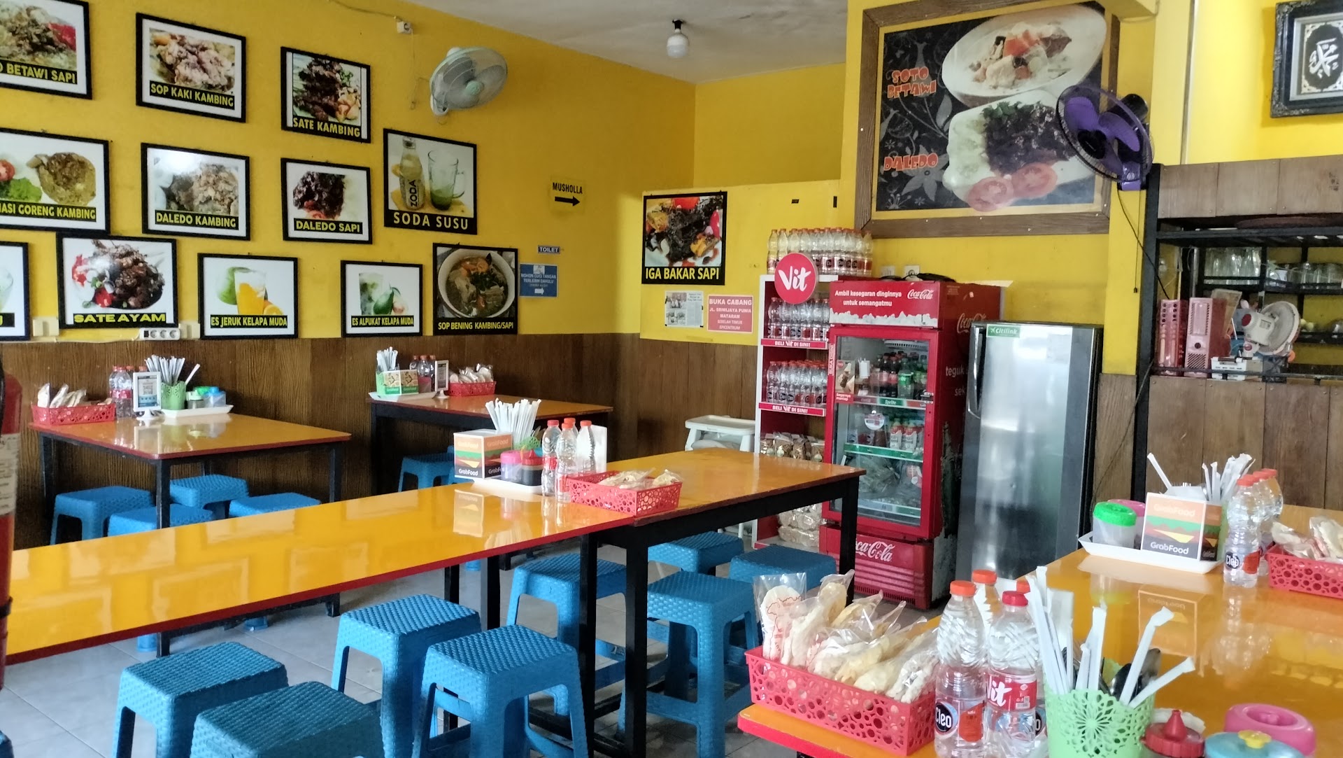 SOTO BETAWI/ SOP KAKI KAMBING/ SATE KAMBING BANG DUM KUMIS 158 PUNIA