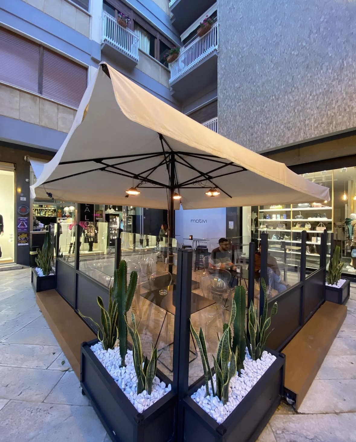 La loggia lounge bar