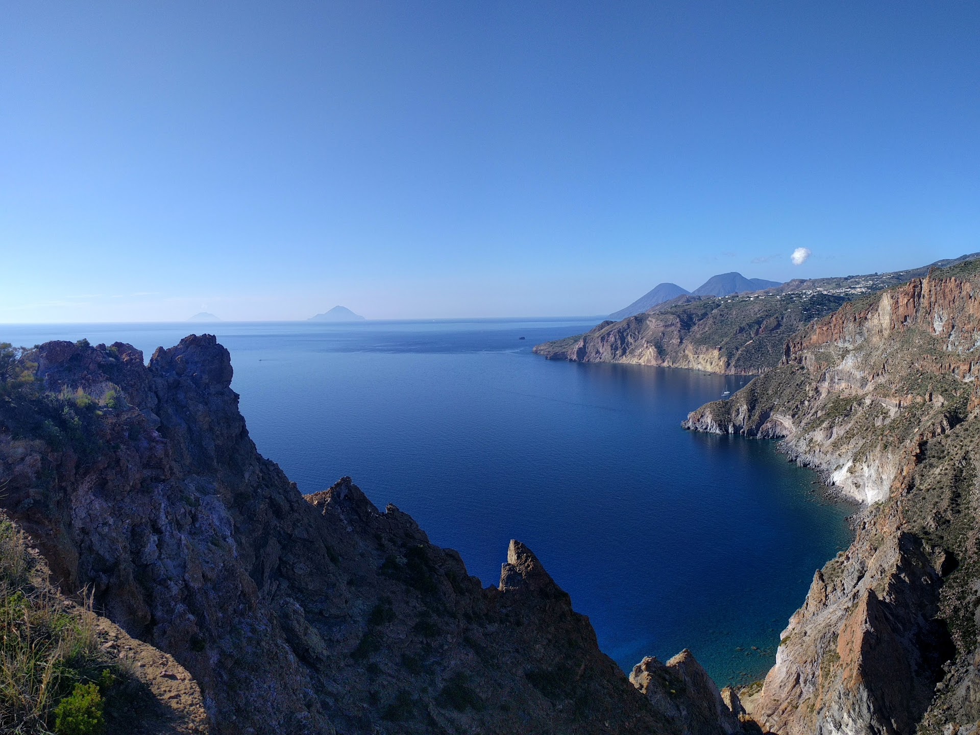 Lipari Geophysical Observatory