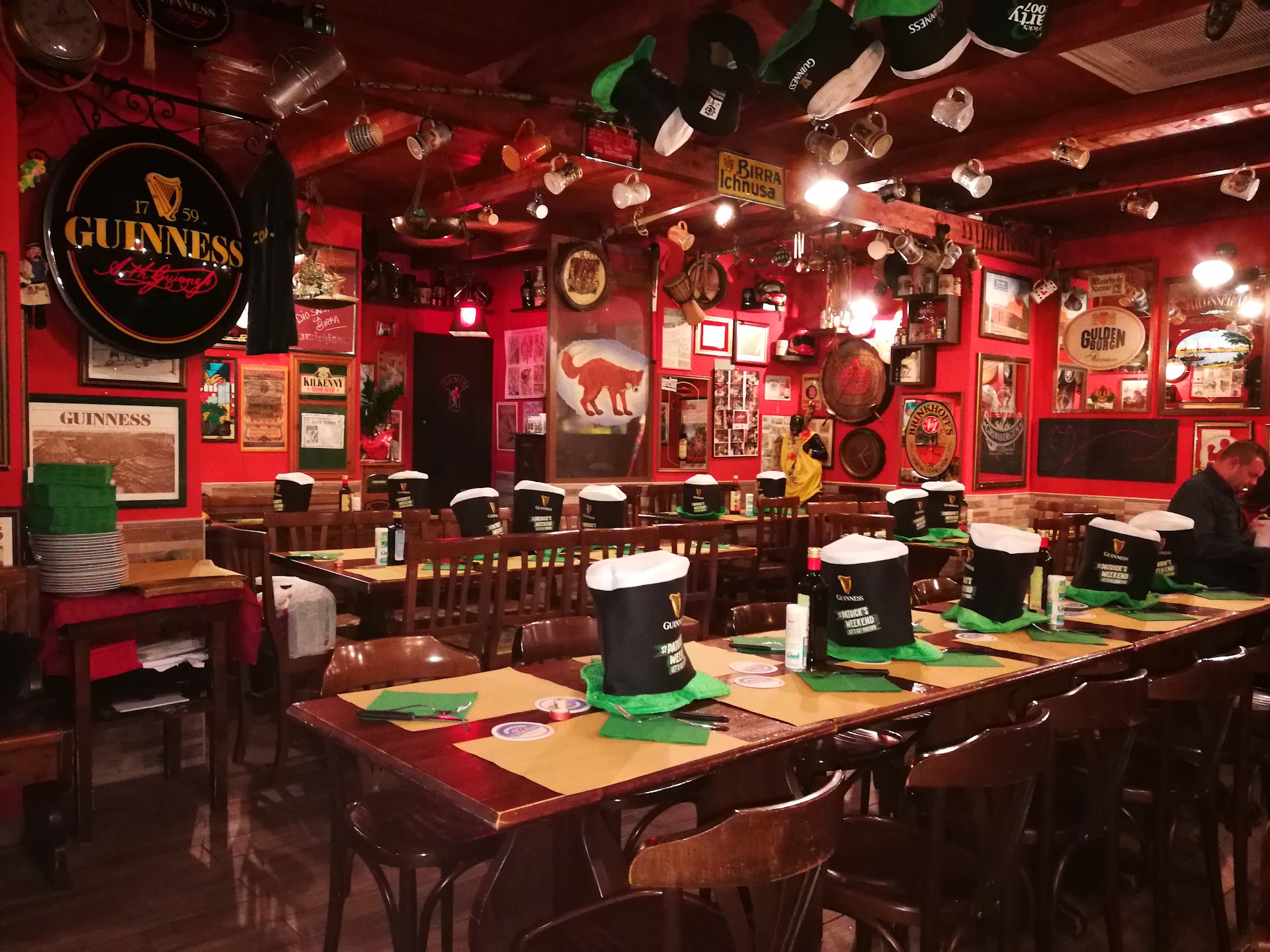 Red Fox kitchen&pub since 1981 " Villanova"
