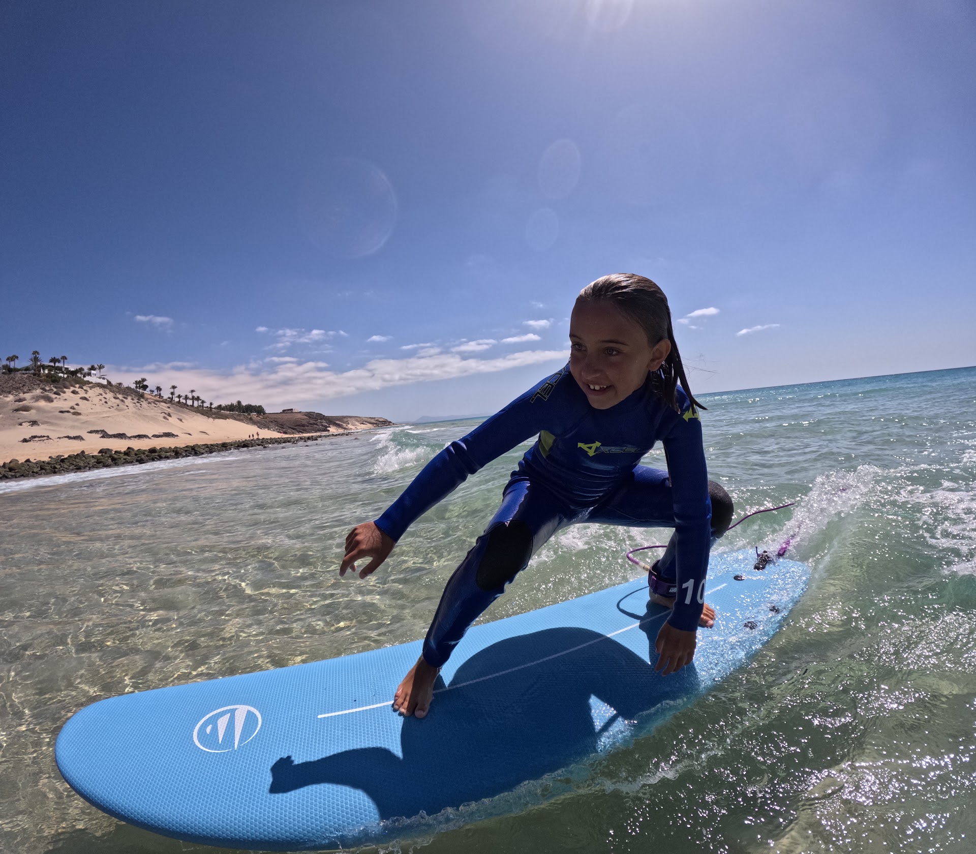 Piratas del Sur, Surf school