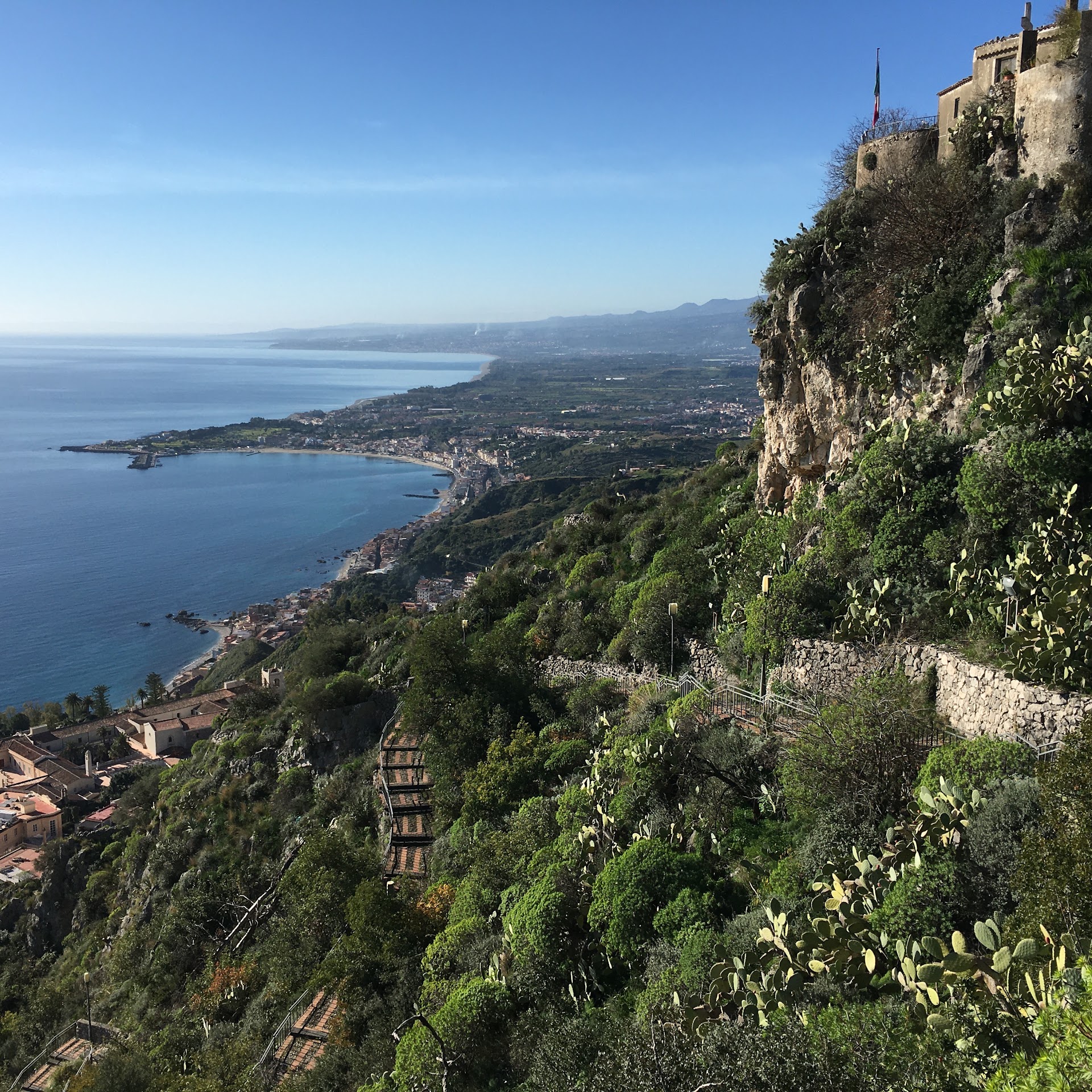 Salita al Castello