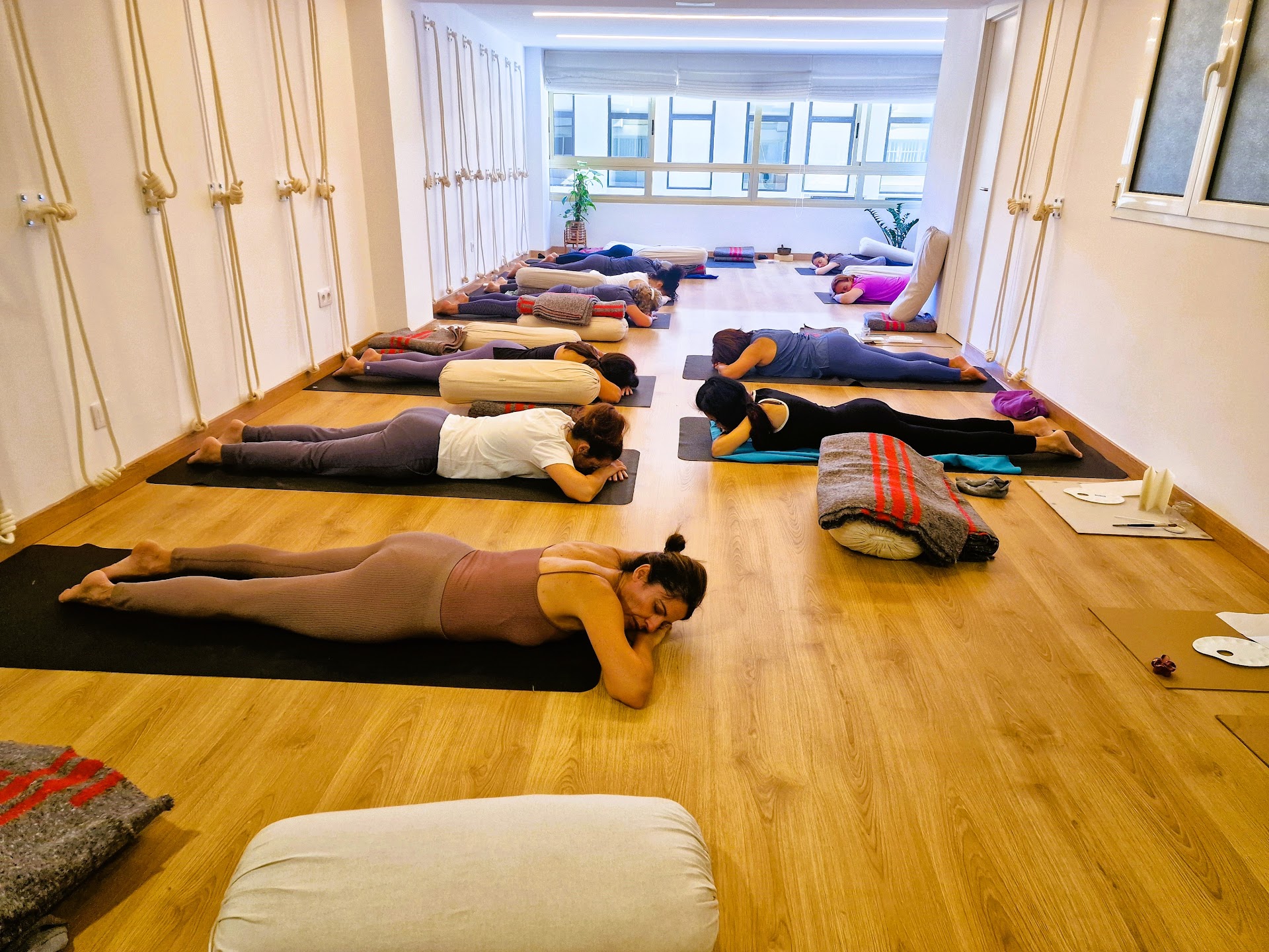 Ínsula Yoga Salud: Yin Yoga, Hatha Yoga, Respiración y Meditación en Las Palmas