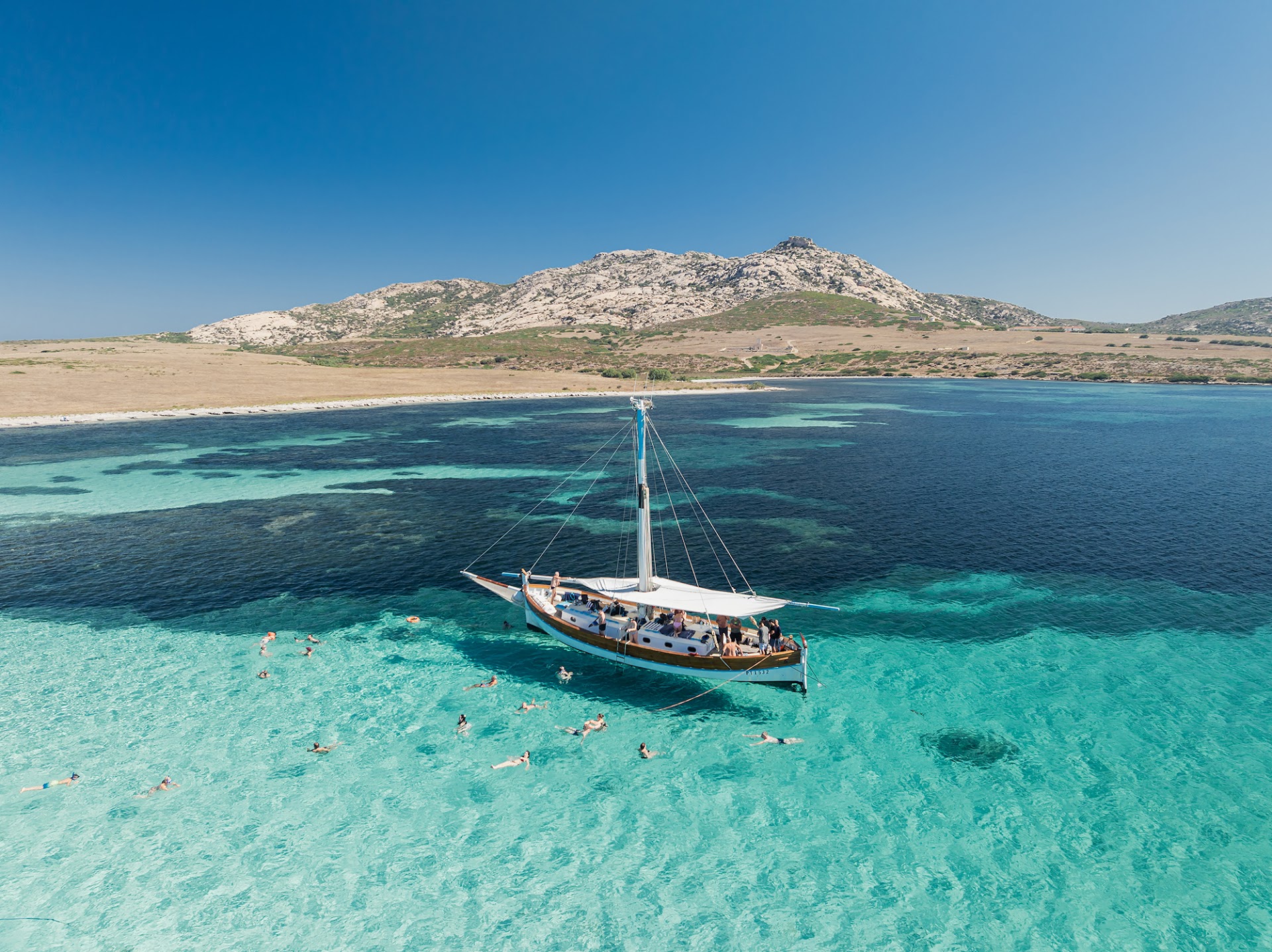 Gite Asinara - tour in motoscafo, escursioni in barca a vela, tour in fuoristrada.