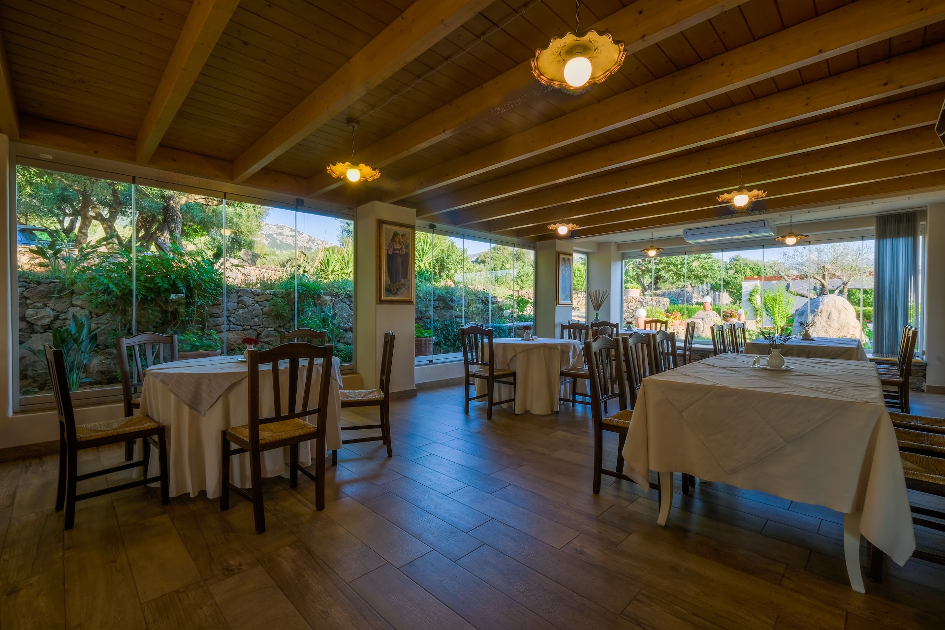 HOTEL BARBAGIA Ristorante Tipico e Residenza Rurale ai Piedi del Supramonte