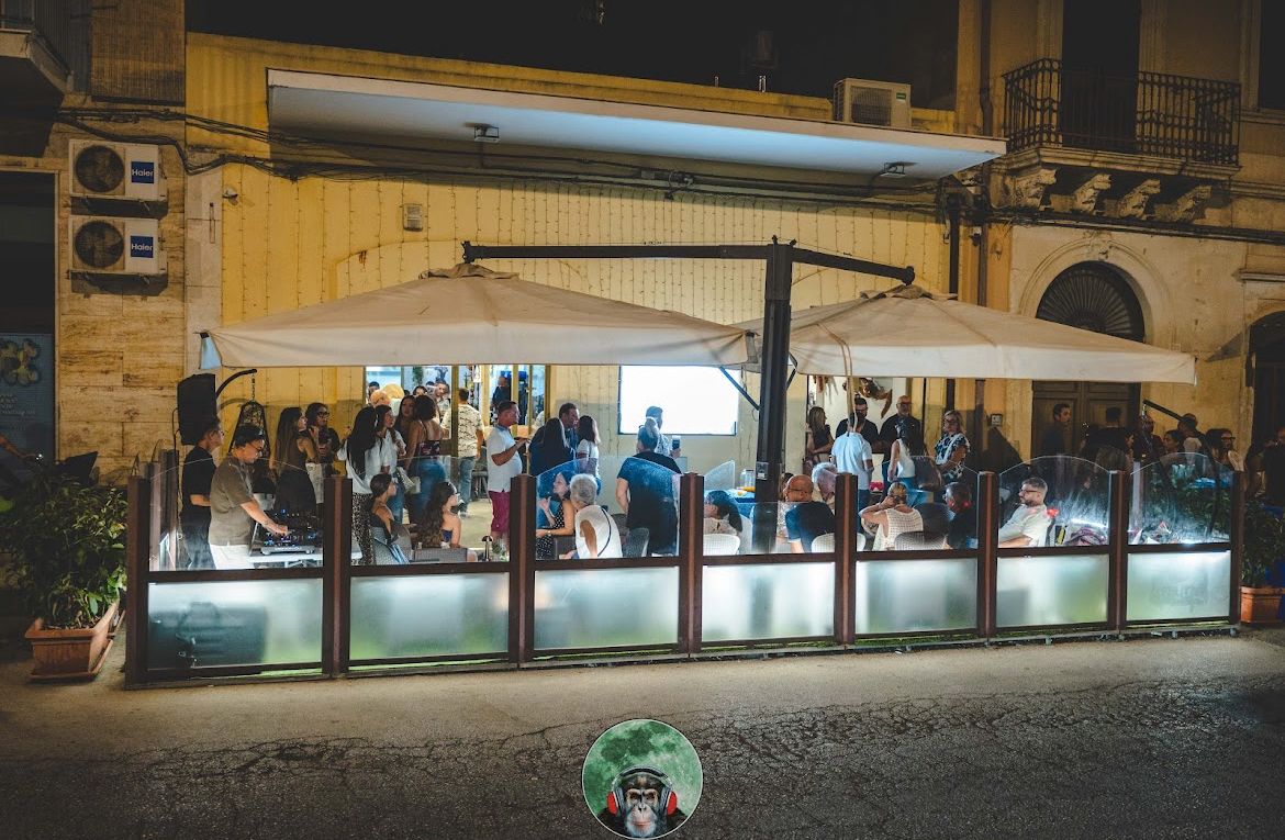 Monkey Lounge Bar