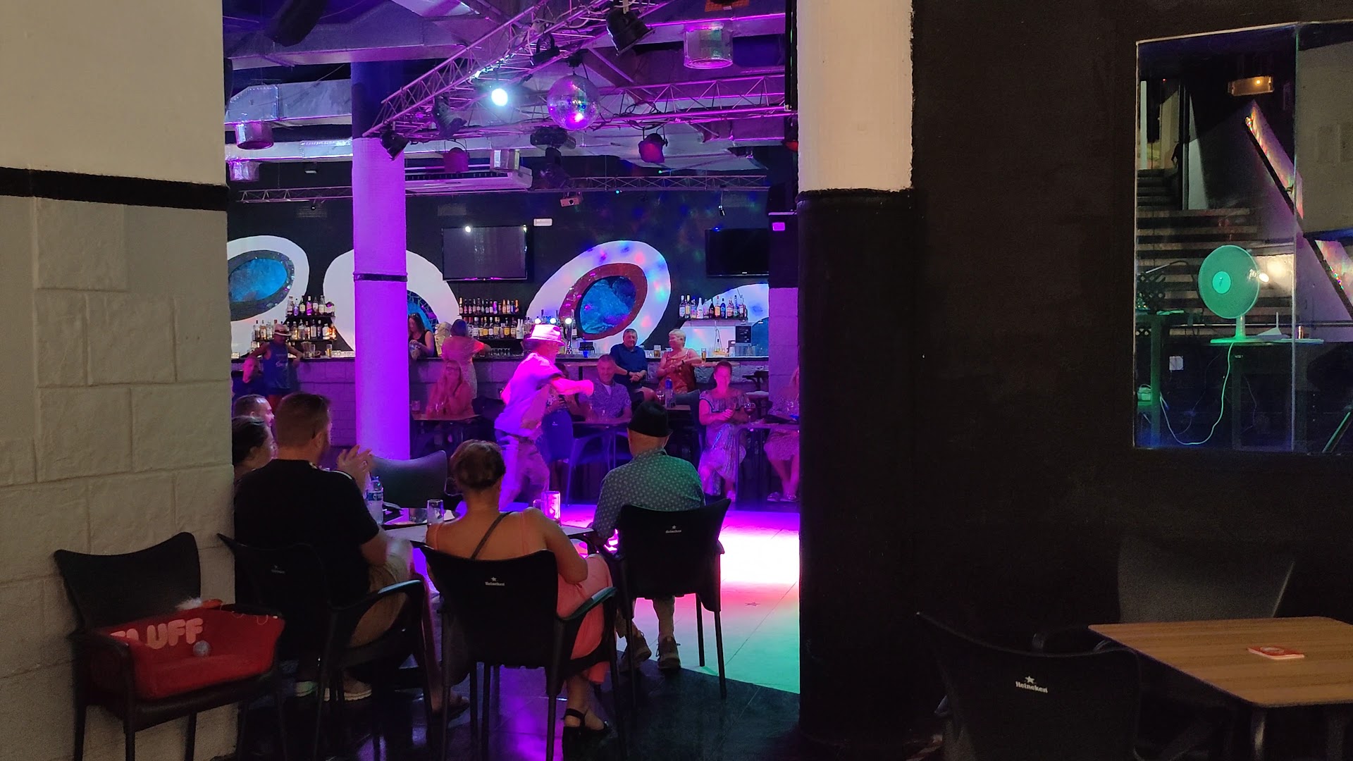 Legends Bar