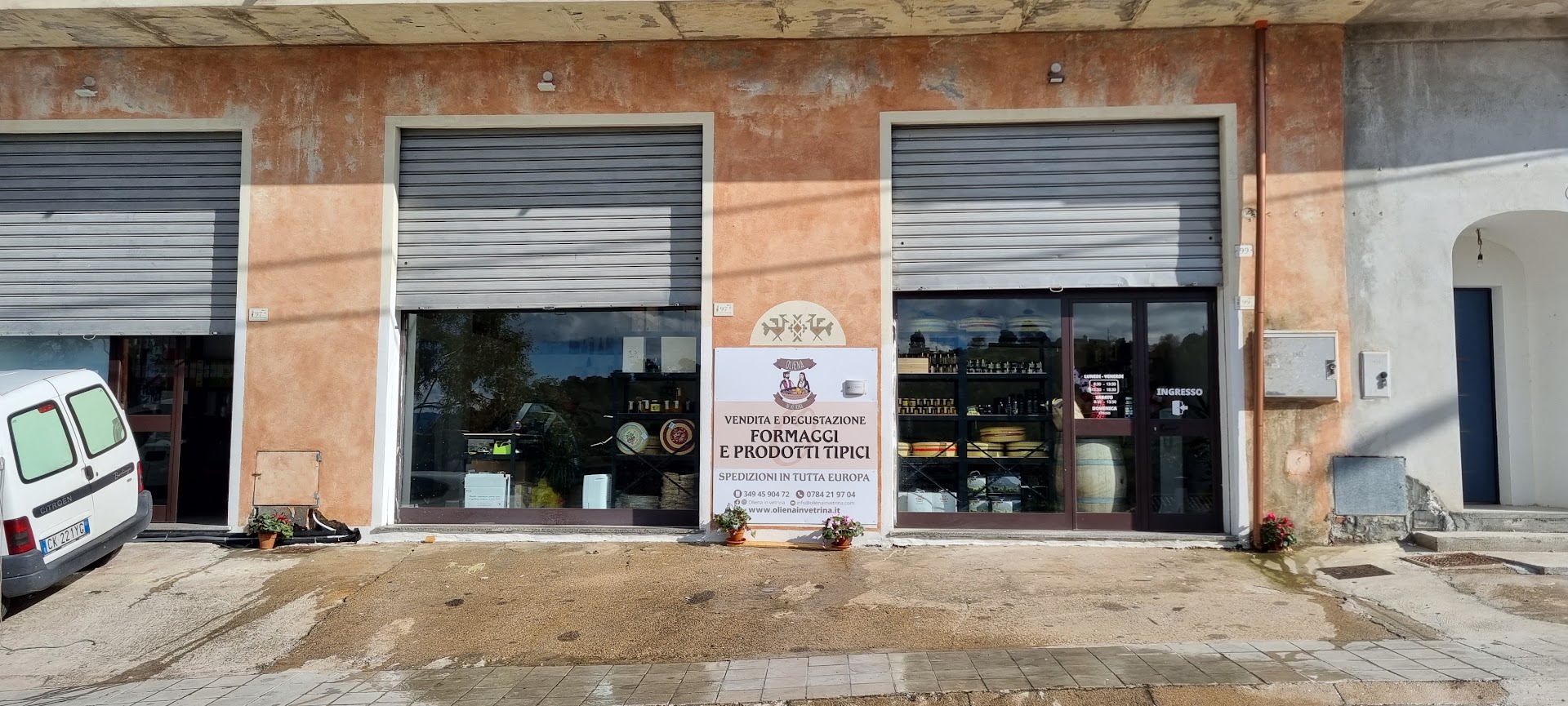 Oliena in Vetrina - Prodotti Tipici Sardi