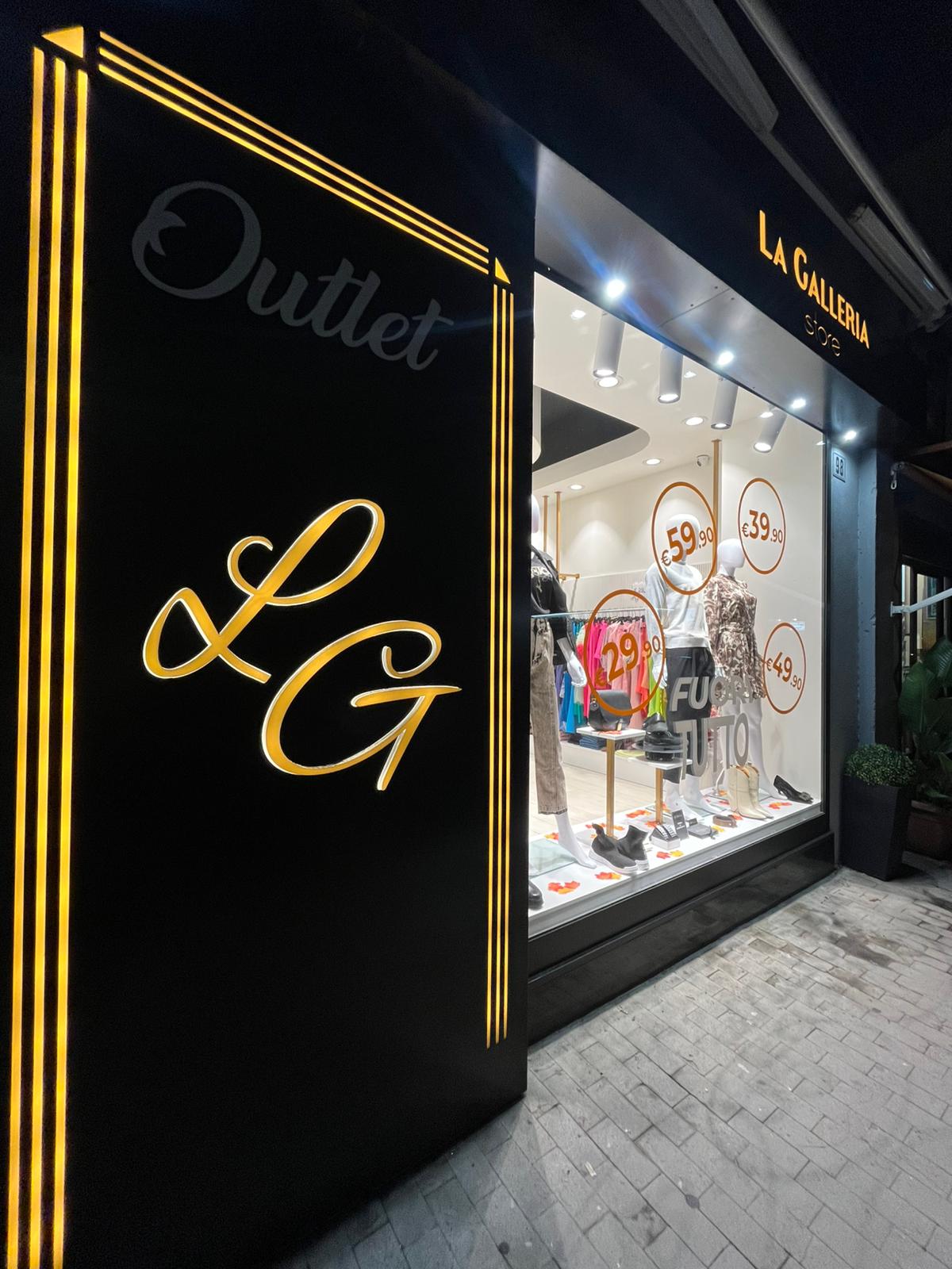 La Galleria Store