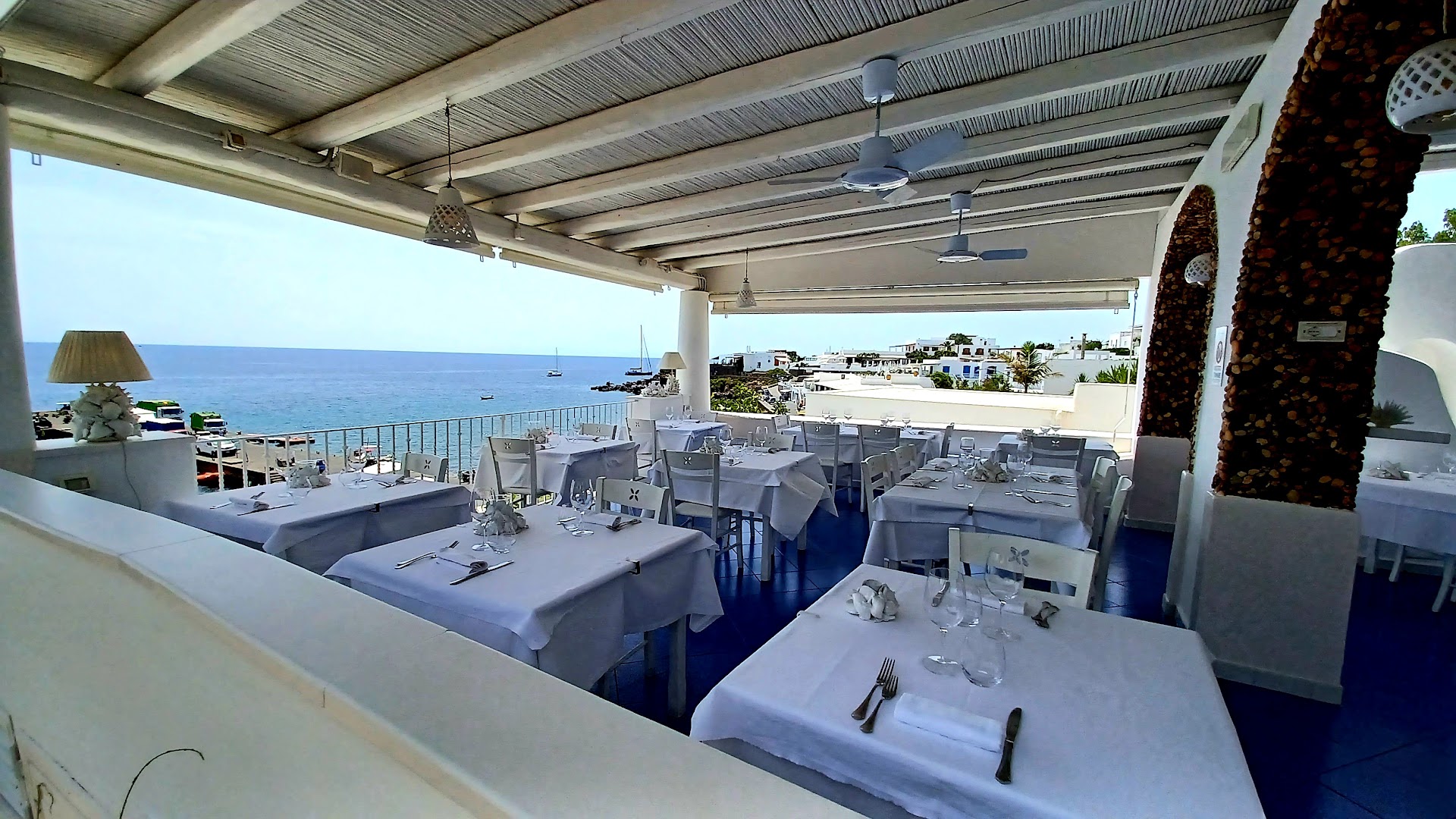 Bar Del Porto Island