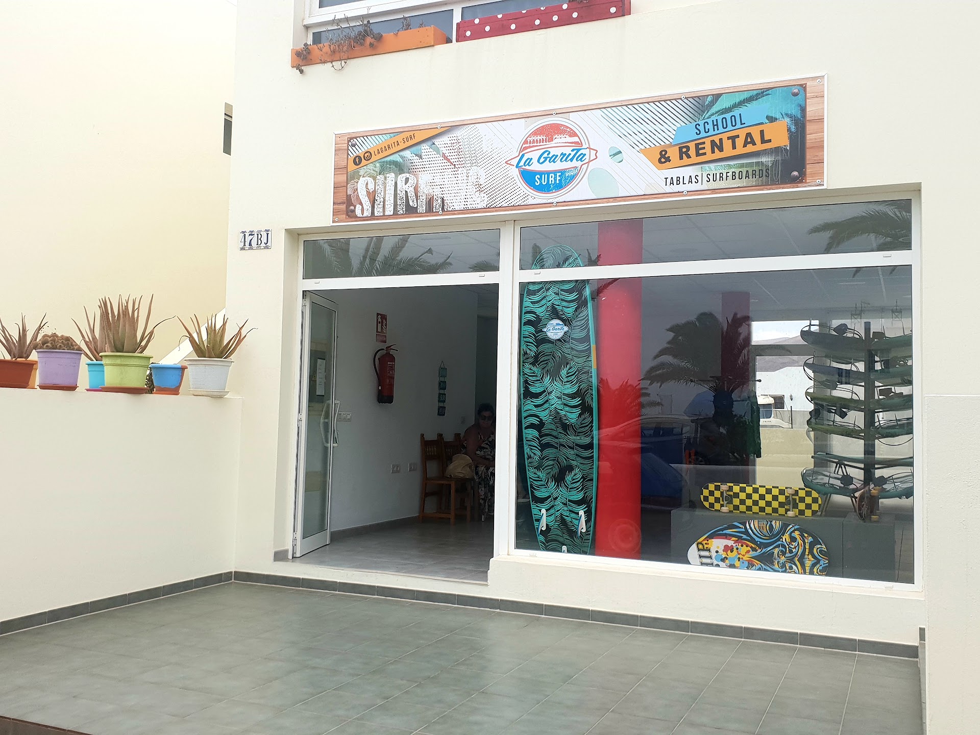 La Garita Surf - School & Rental