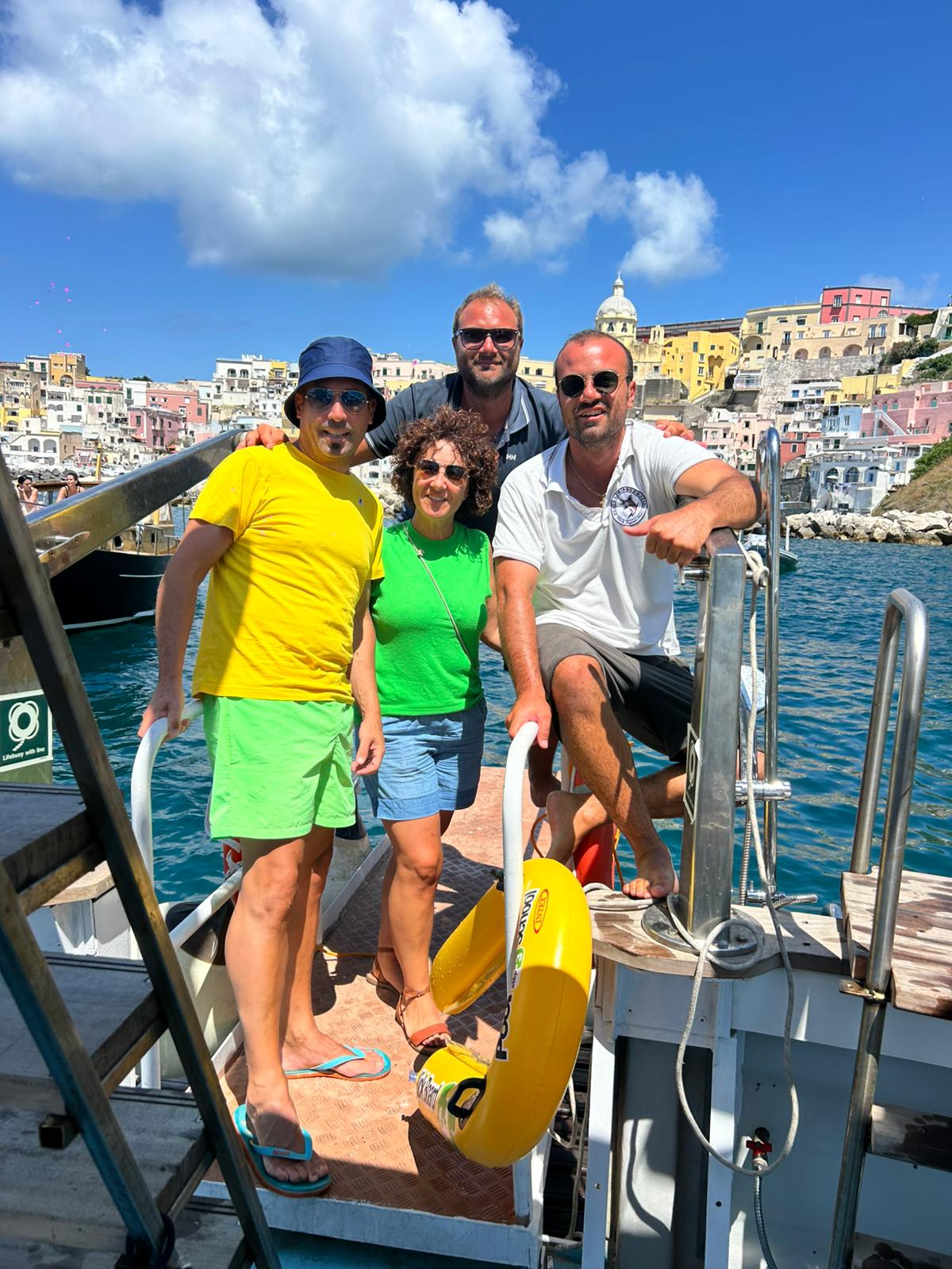Il giro dell' isola con "Procida Sea View"