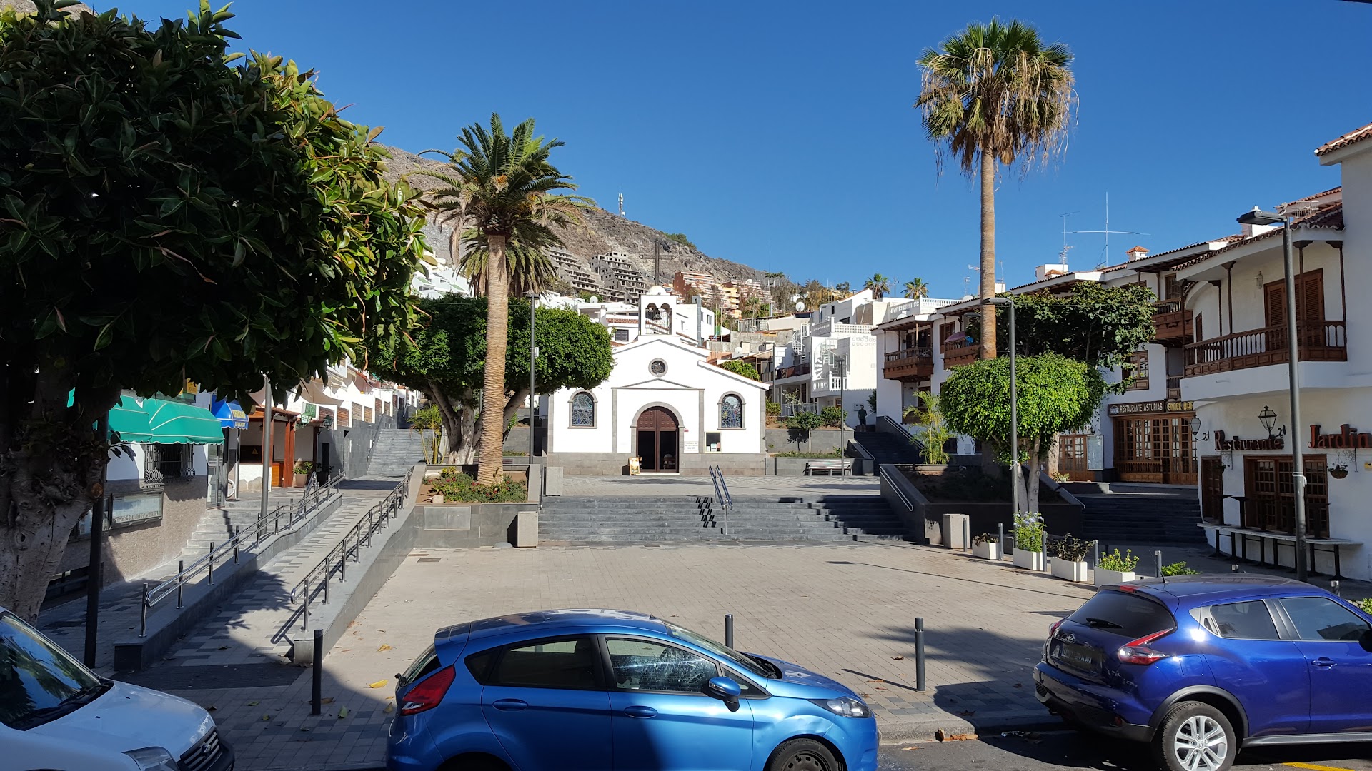 Plaza La Bouganvilla. Los Gigantes. Santiago Del Teide, Santa Cruz de Tenerife
