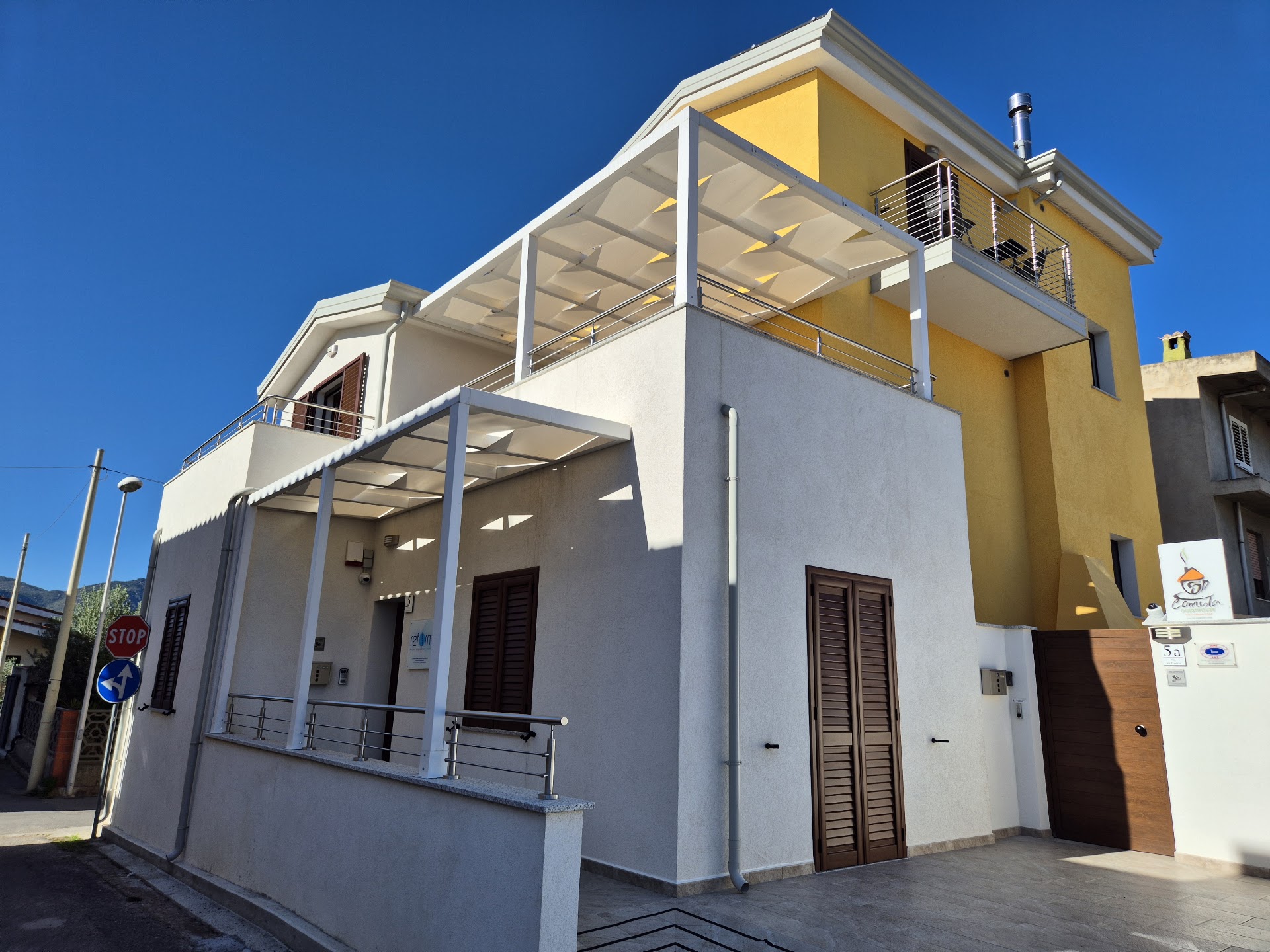 COMIDA Guesthouse & Experiences