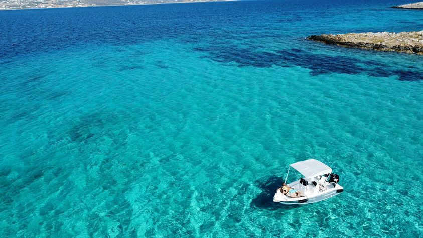 Captain's Gusto - Aliki, Paros - rental motor boats, boat trips, boat cruises, boat rides, boat tours