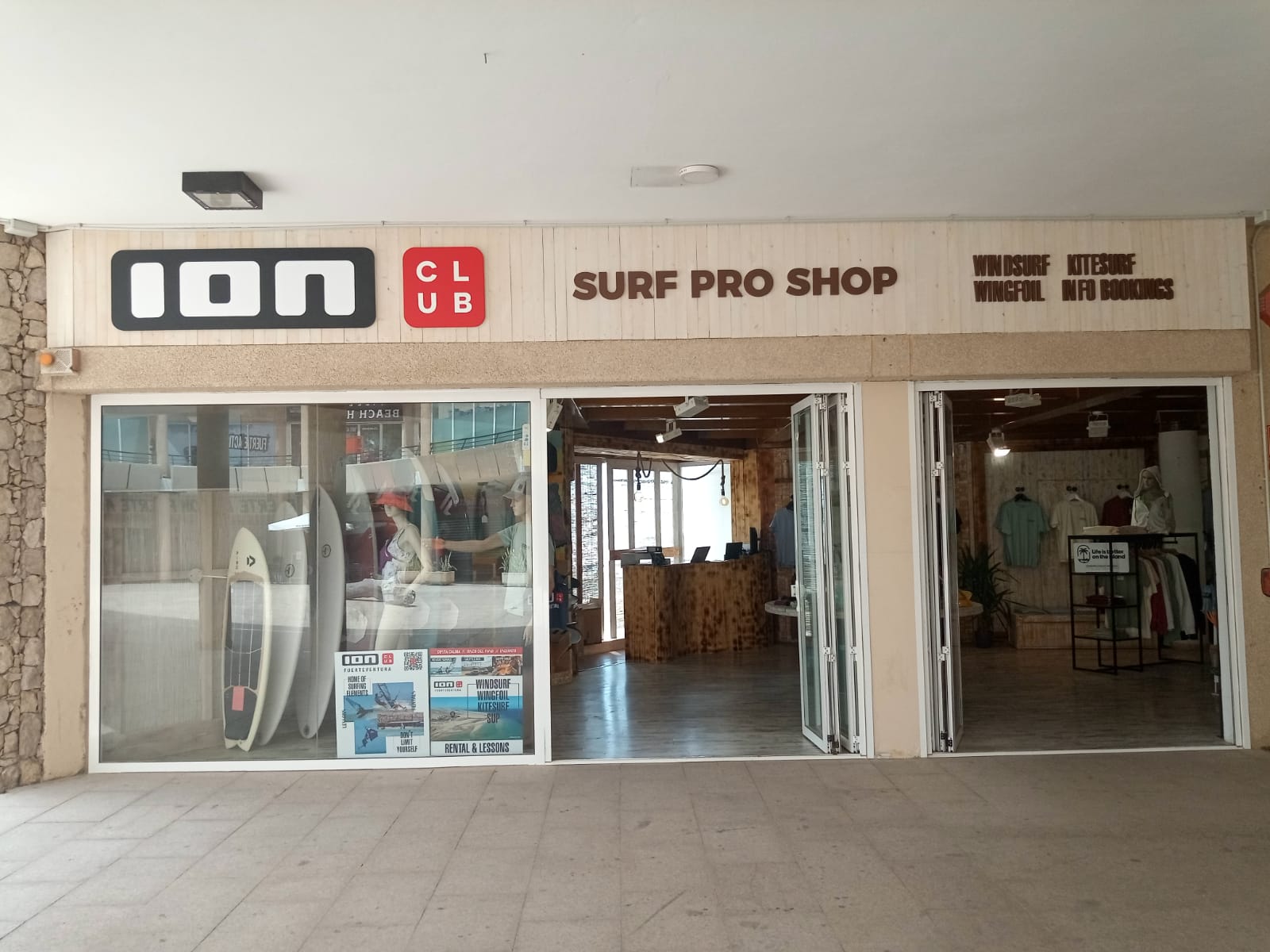 Ion Club Surf Pro Shop Botanico