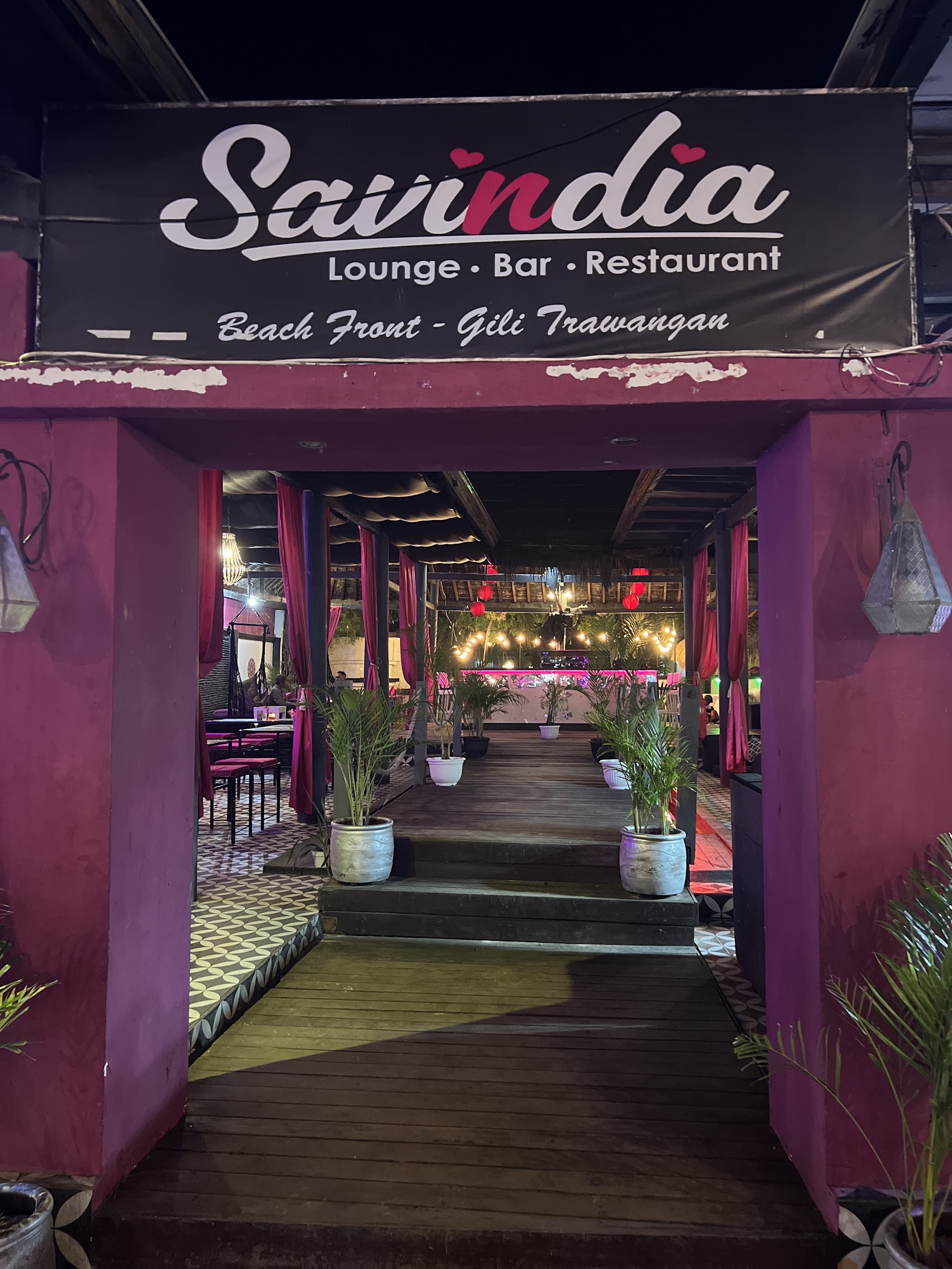 SAVINDIA Lounge . Bar . Restaurant