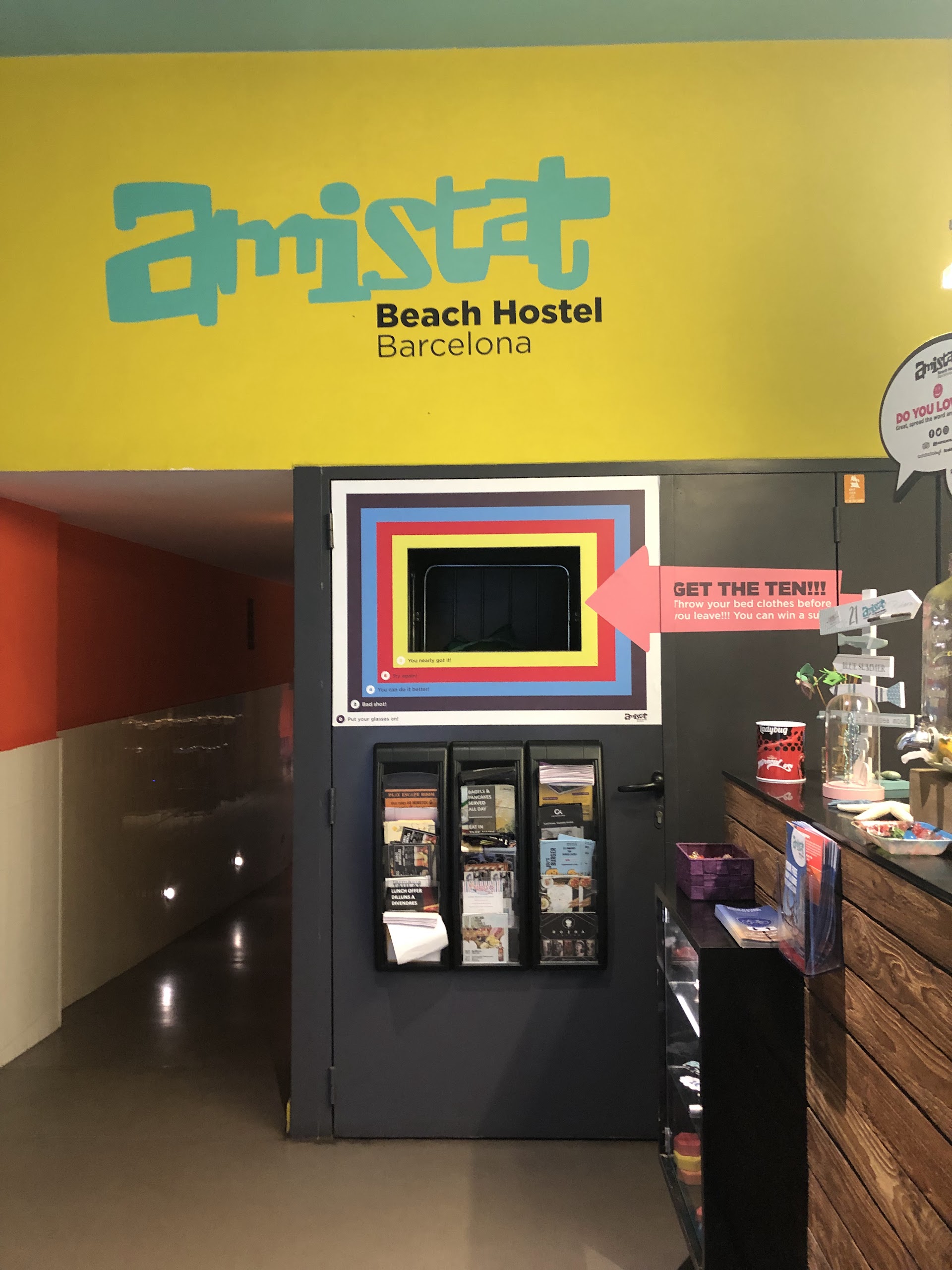 CLOSED Amistat Beach Hostel Barcelona
