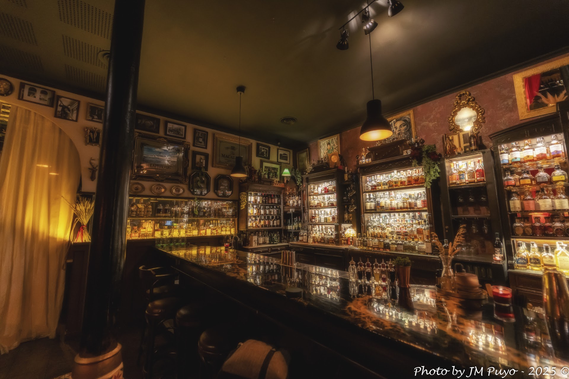 La Whiskeria - Whisky & Cocktail Bar